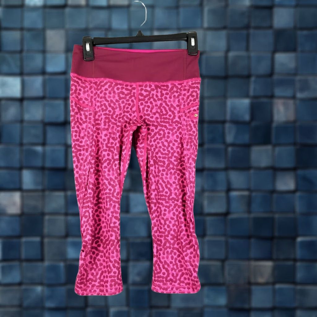 Lululemon Lululemon Speed Crop Legging Spotted Magenta Purple Size 4 Women Fitness Yoga Leggings Cropped Womens Size S / US 4 / IT 40 - 1 Thumbnail