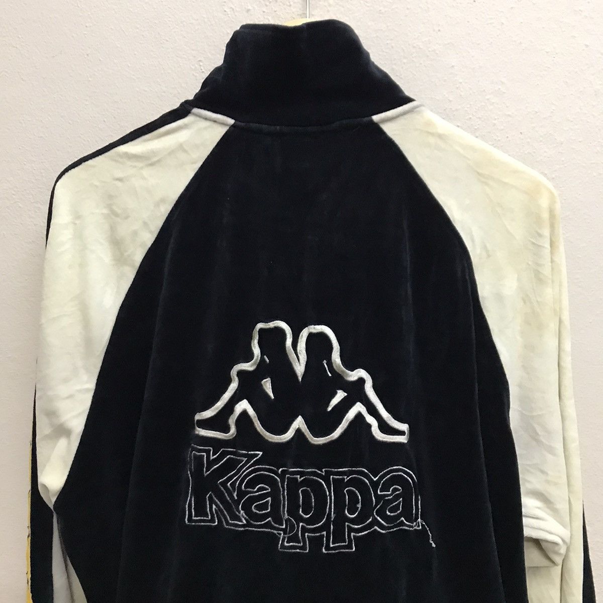 Kappa × Vintage Vintage 90s Kappa Side Tape Velvet Jacket Sweater Size US L / EU 52-54 / 3 - 18 Thumbnail