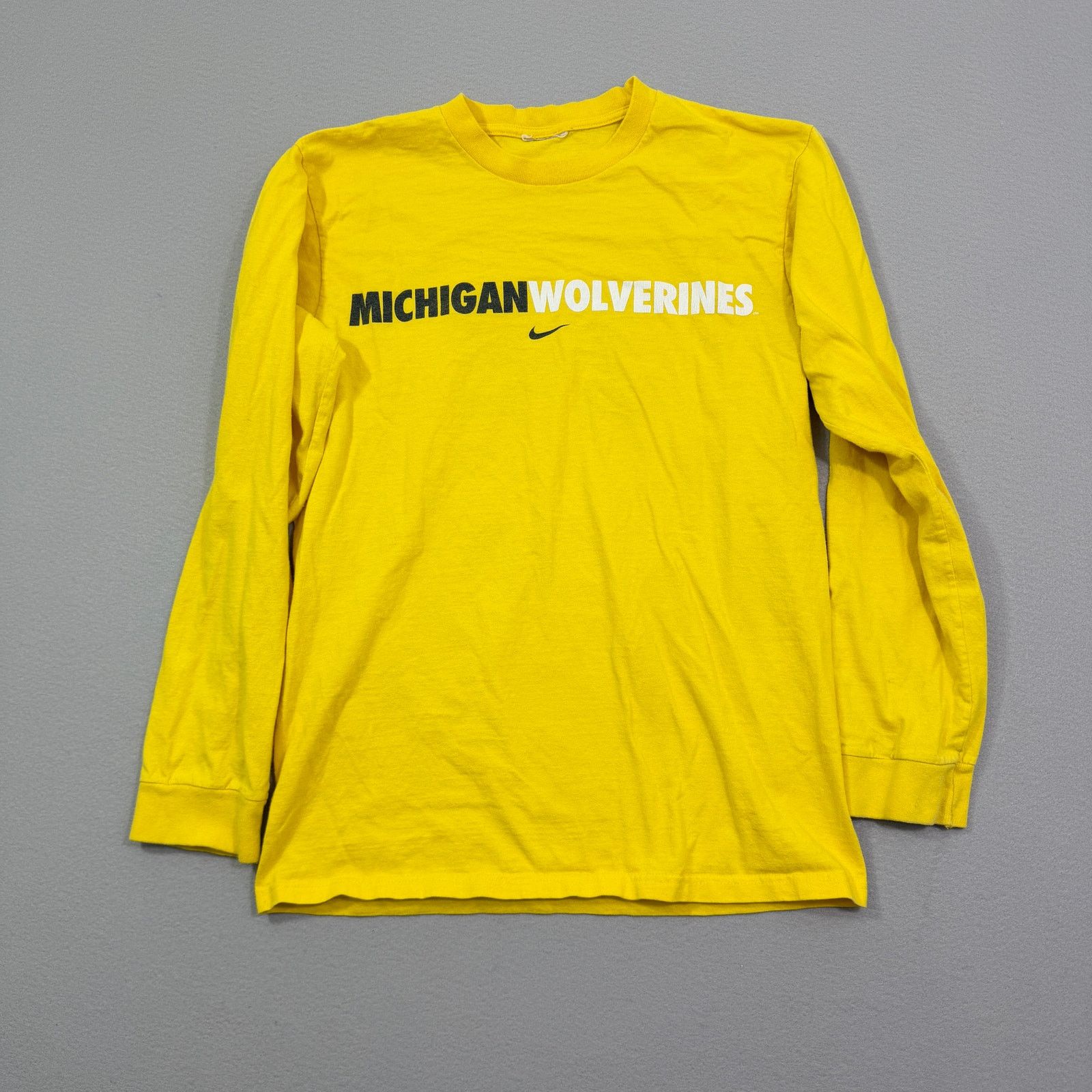 Nike Vintage Nike Michigan Wolverines Long Sleeve Shirt Medium Size US M / EU 48-50 / 2 - 1 Thumbnail