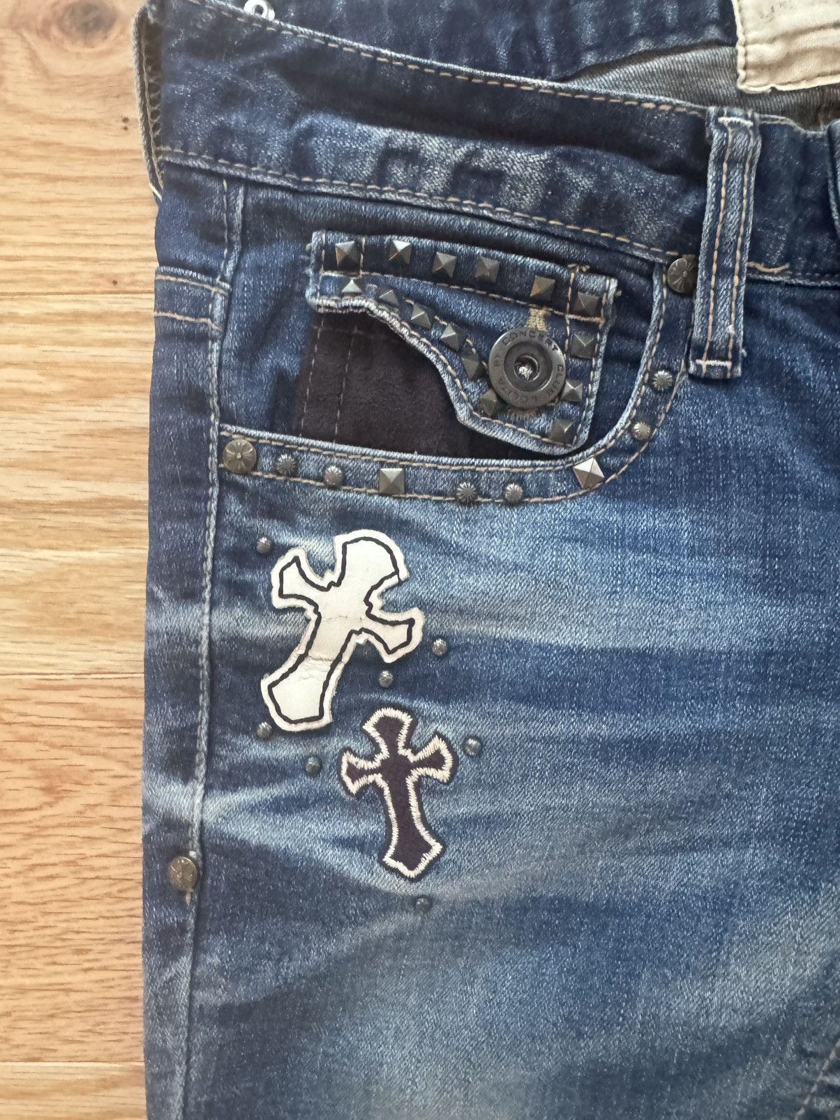 Japanese Brand Lolita Jeans Skull Cross Studs Motif Low Waisted Size 25" / US 0 / IT 36 - 8 Thumbnail