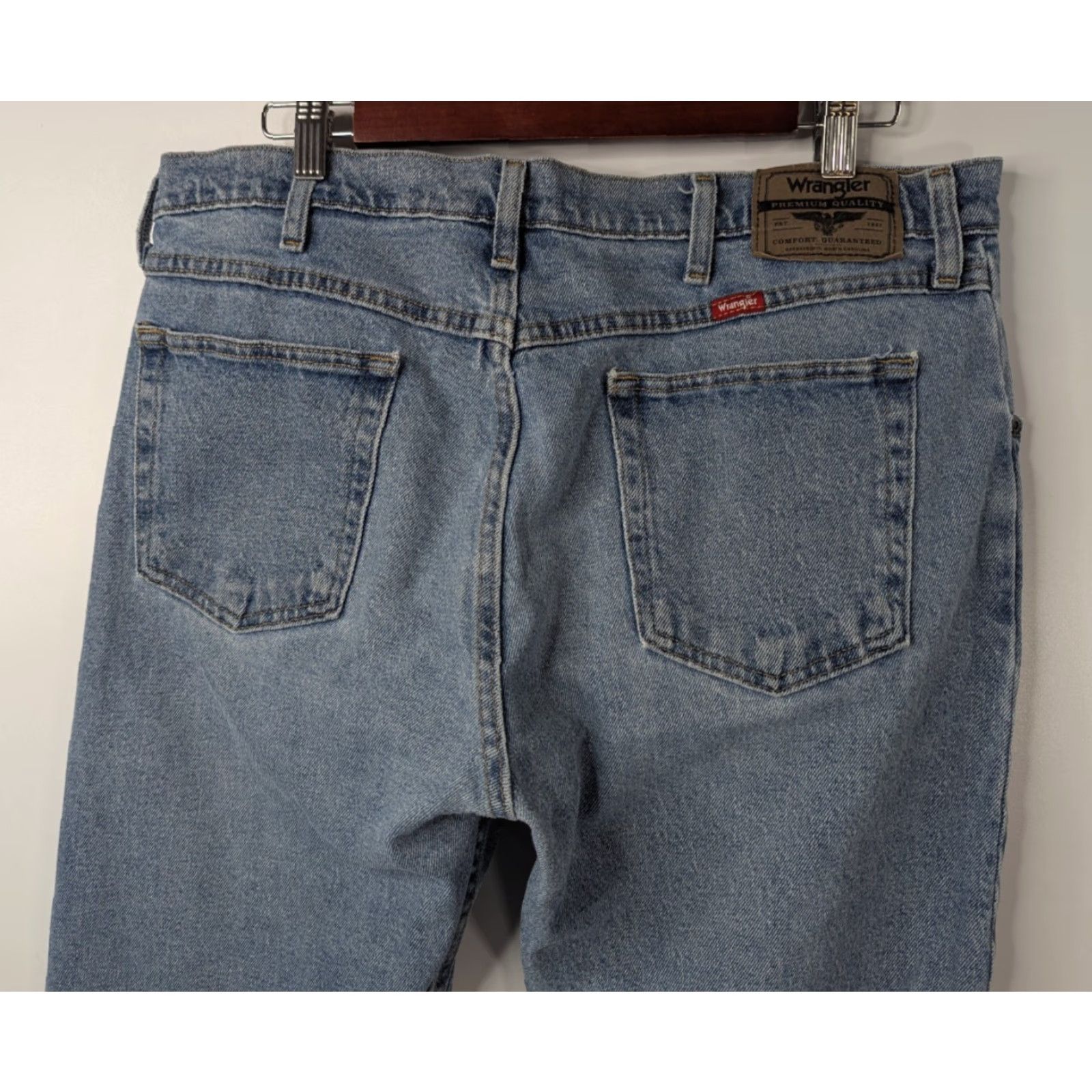 Wrangler VINTAGE Wrangler Jeans Mens 36x29 Denim Blue Straight Leg 5-Pocket Regular Fit Zipper Fly Belt Loops Cotton Spandex Denim 1096FXVDB Size US 36 / EU 52 - 4 Thumbnail