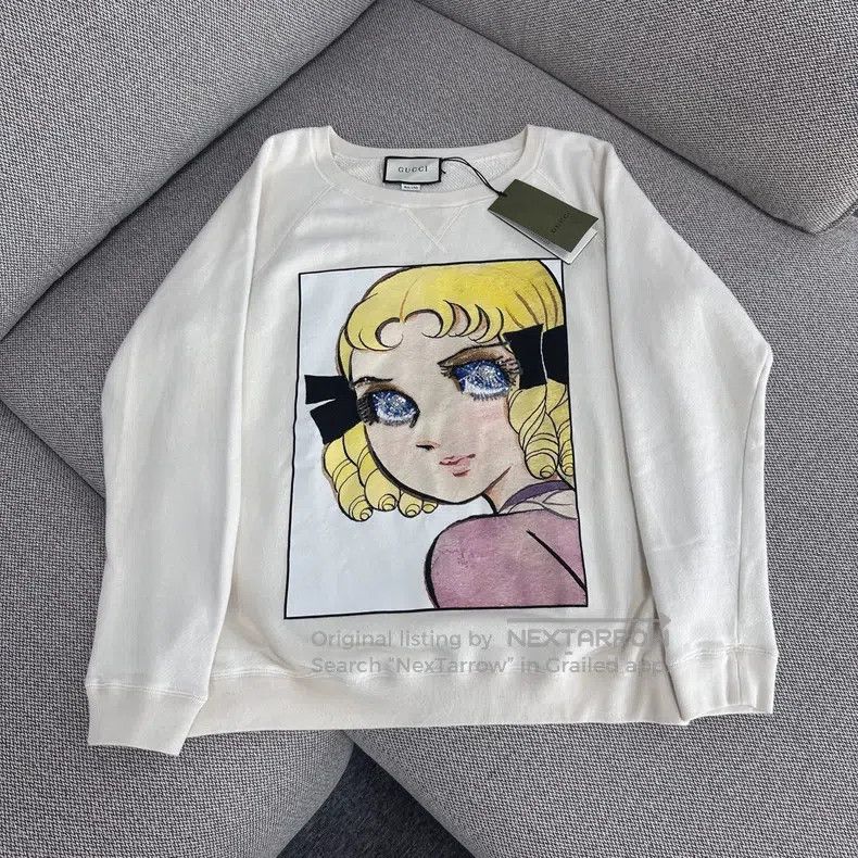 Gucci Gucci Beige princess printed round-neck long-sleeved sweat Size L / US 10 / IT 46 - 1 Thumbnail