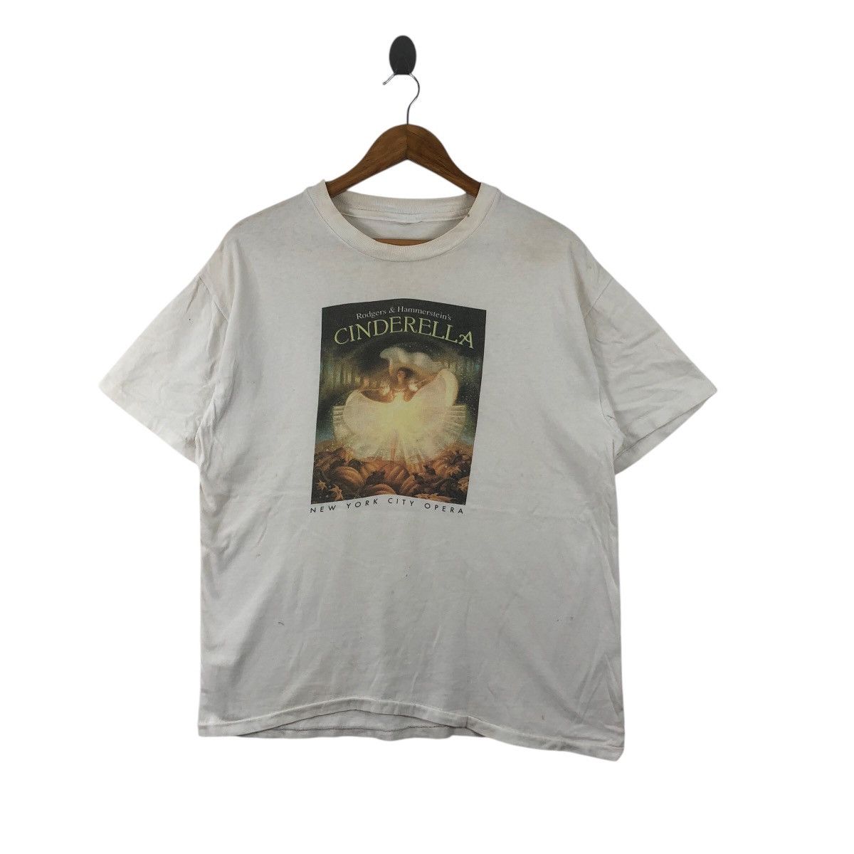 Other Vintage 90’ CINDERELLA MUSICAL Rodgers Hammerstein Tee Shirt Size US L / EU 52-54 / 3 - 1 Thumbnail