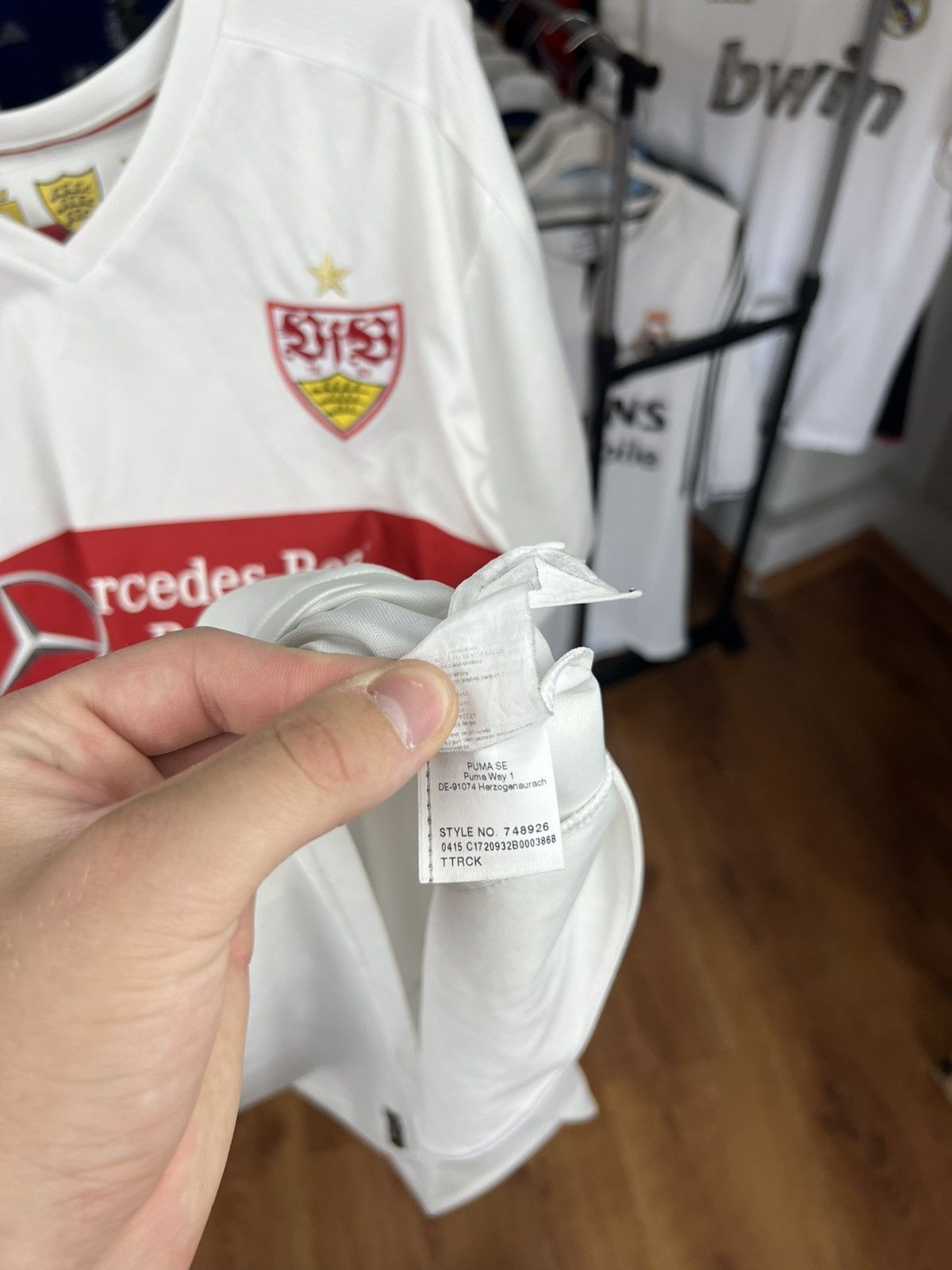 Puma Soccer Jersey Puma Stuttgart 2015/16 Ginczek #33 Size US XL / EU 56 / 4 - 10 Thumbnail