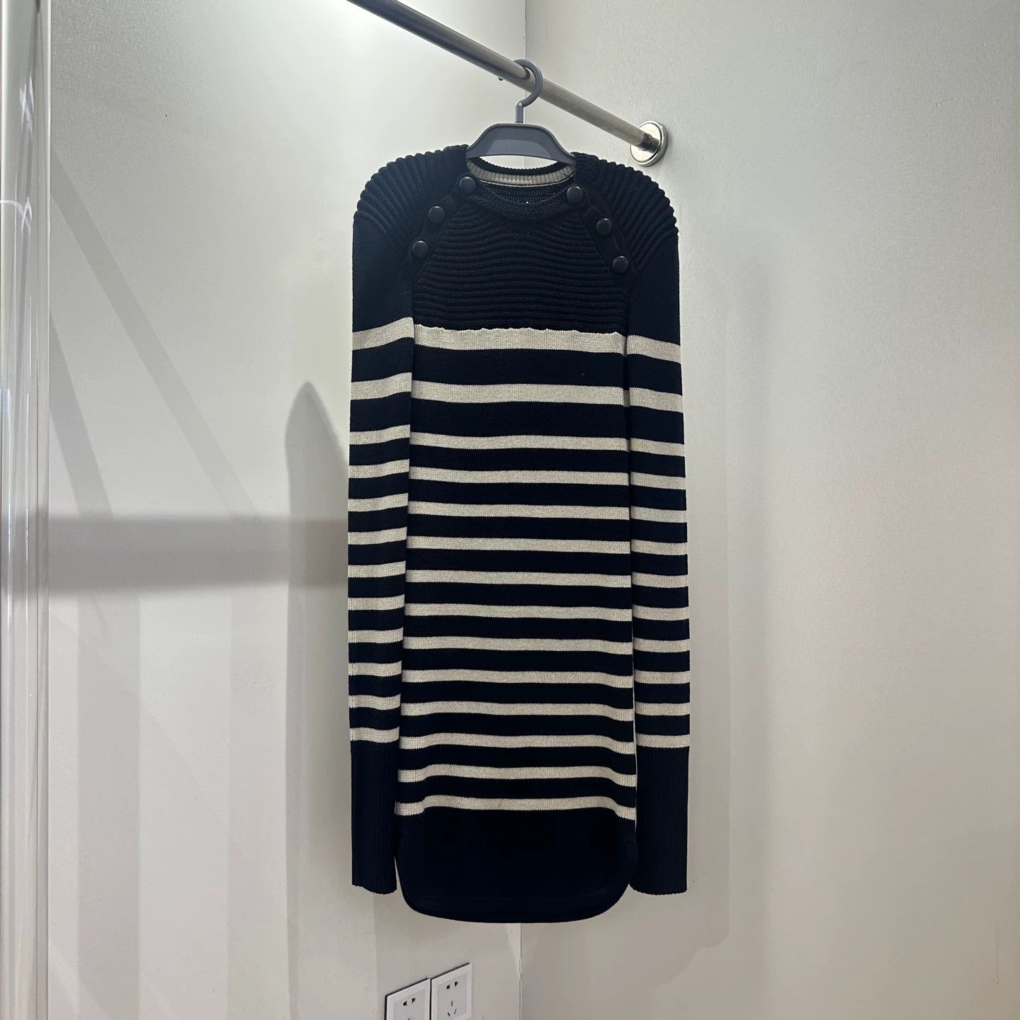 Burberry Burberry Striped T-Shirt it_38 Women Size XS / US 0-2 / IT 36-38 - 1 Thumbnail
