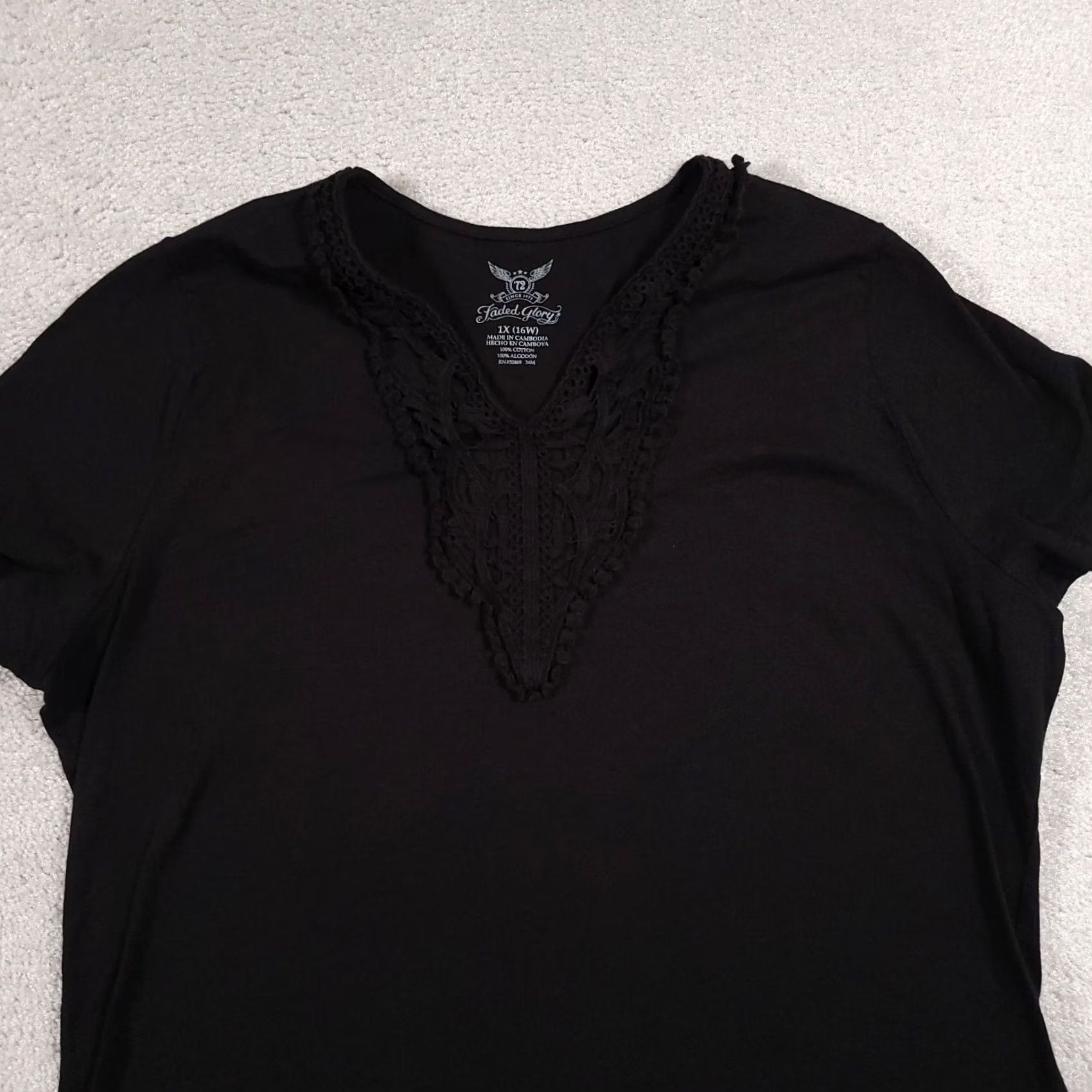 Faded Glory Faded Glory T Shirt Women's 1X 16W Plus Black Short Sleeve V Neck Embroidered Crewneck? Size XL / US 12-14 / IT 48-50 - 3 Thumbnail