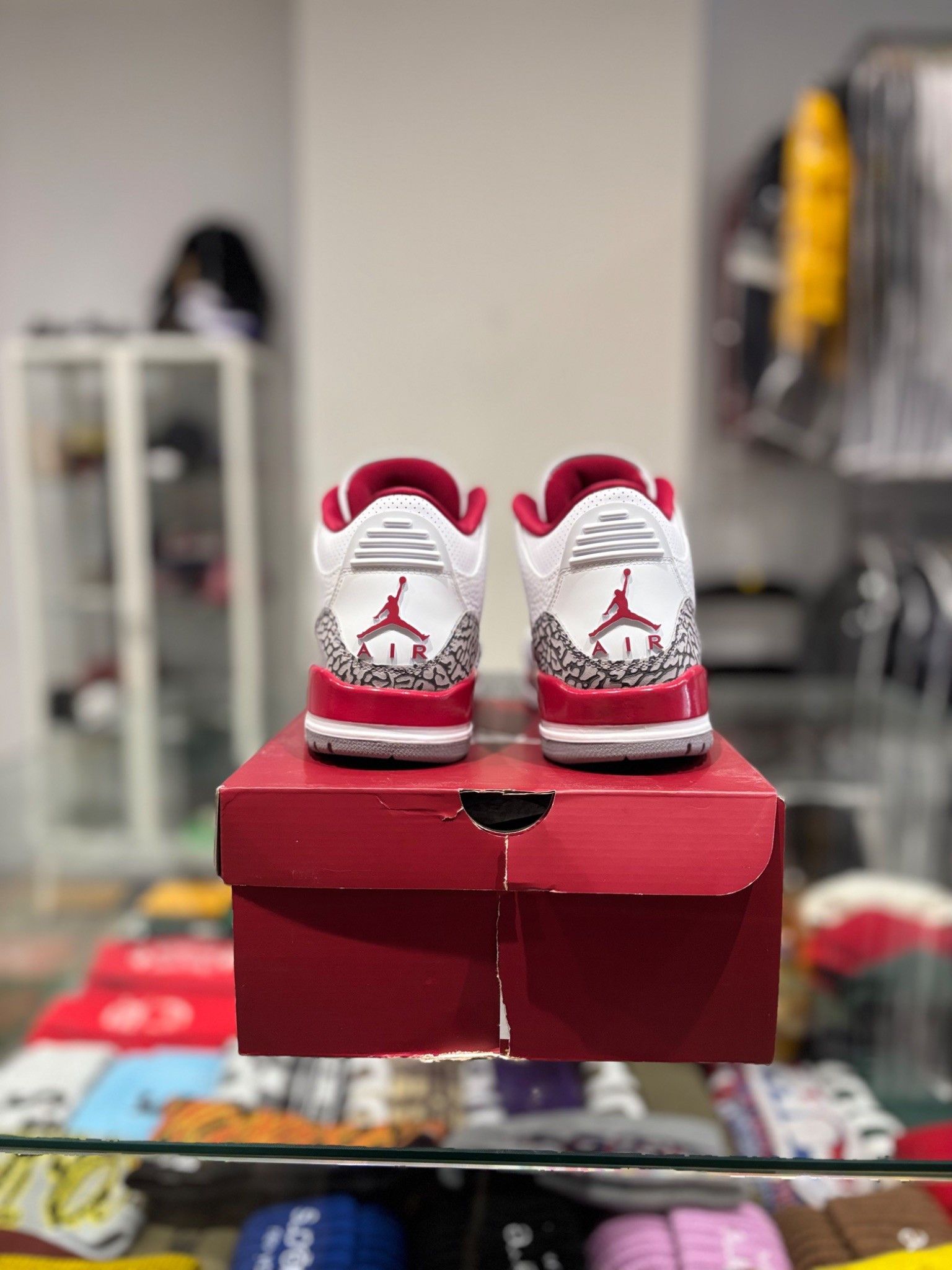 Jordan Brand Jordan 3 Cardinal Red Size US 8.5 / EU 41-42 - 2 Thumbnail