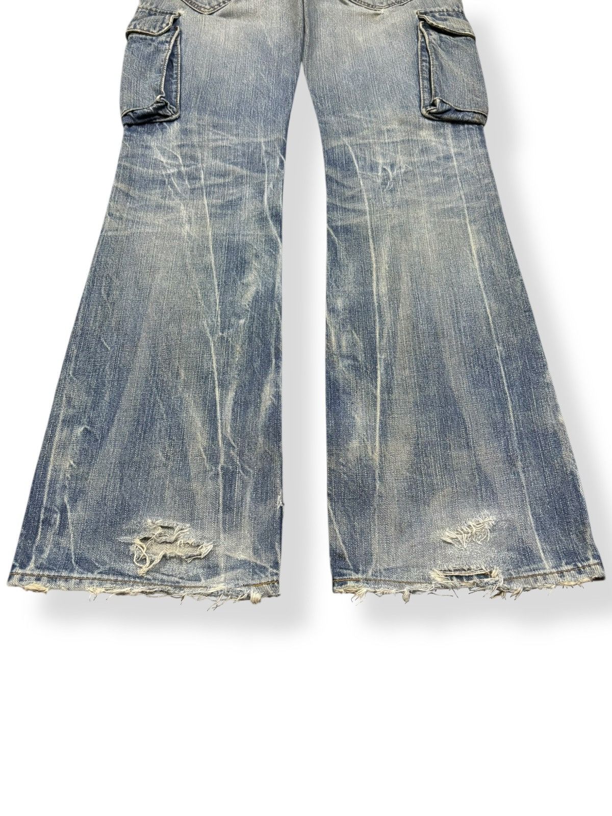 Levi's Vintage Levis 507 Cracked Wash Flare Distressed Cargo Jeans Size US 29 - 14 Thumbnail