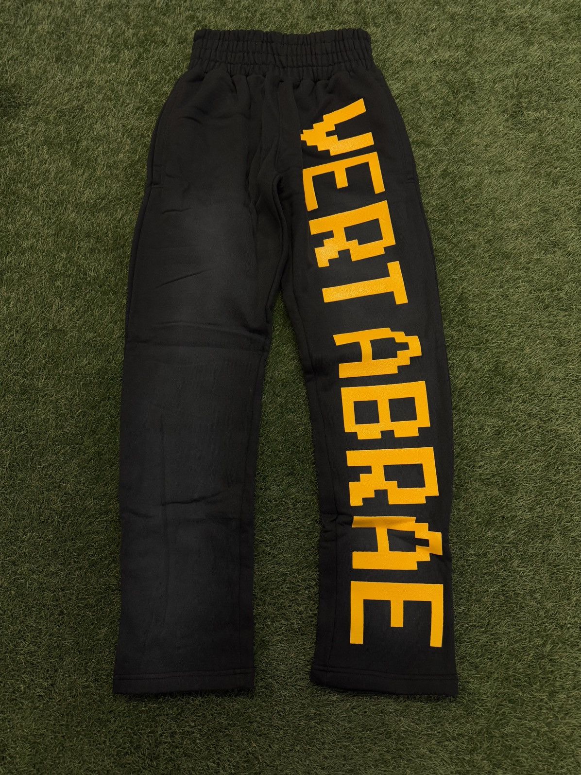 Vertabrae Vertabrae Sweatpants Black/Yellow Size L (NEW) Size US 32 / EU 48 - 1 Thumbnail
