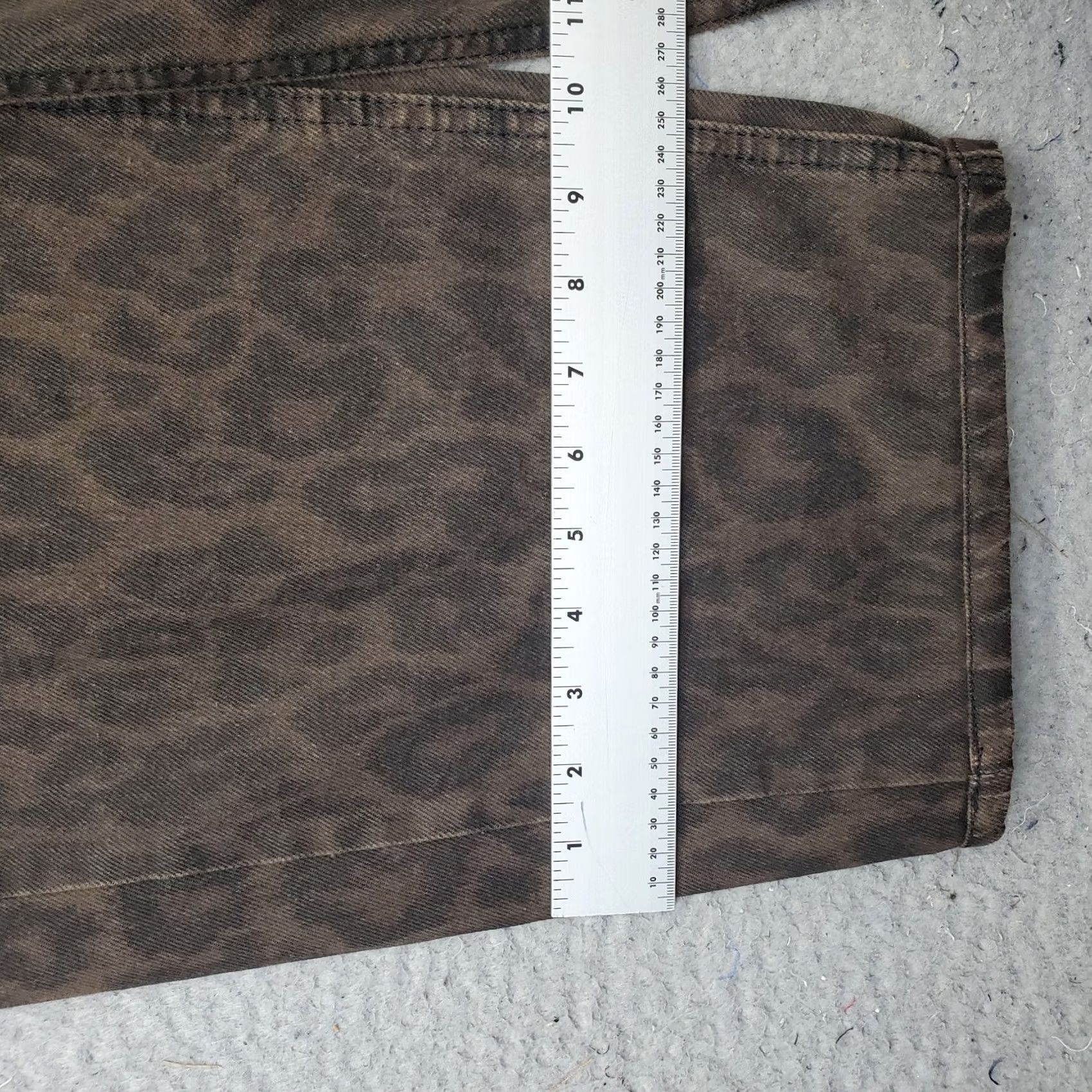 Urban Outfitters BDG Urban Outfitters Womens Baggy Jeans 24W Multicolor Leopard Print Wide Leg Jeans Size 24W Womens Size 42" / US 20 - 5 Thumbnail