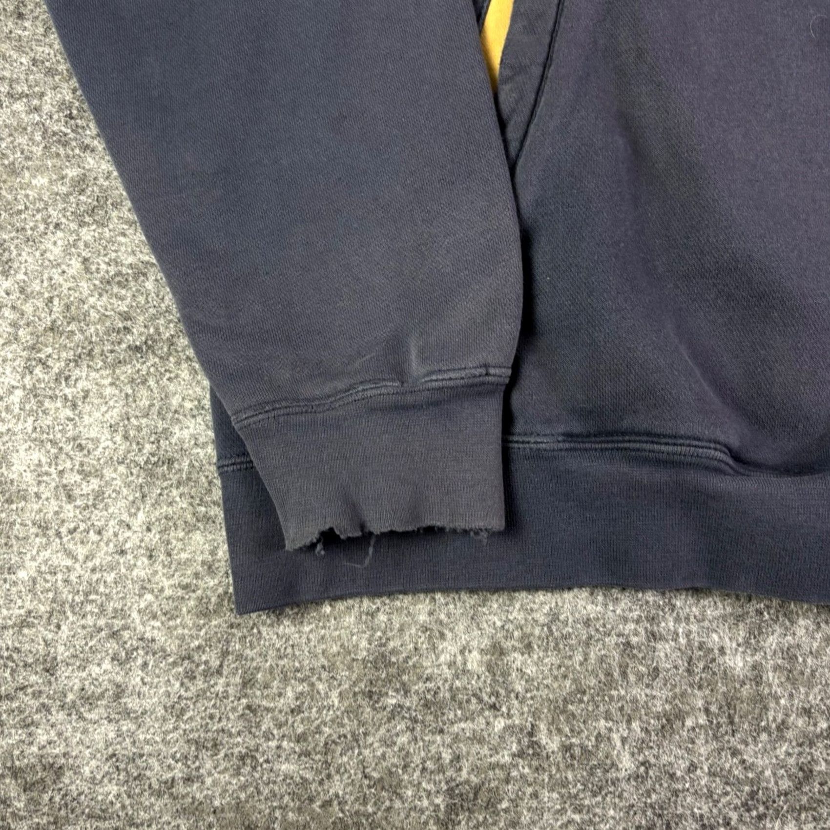 Vintage VINTAGE Champs Notre Dame Fighting Irish Hoodie Navy Blue Yellow XL Distressed Size US XL / EU 56 / 4 - 7 Thumbnail