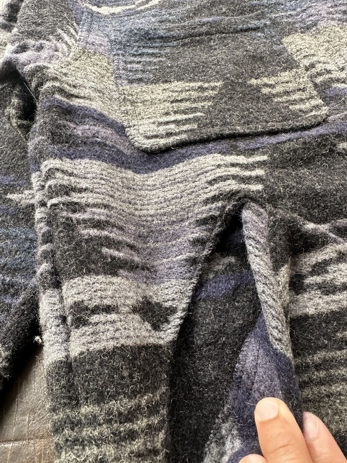 Woolrich Woolen Mills Wool rich long sleeve navajo design Size US L / EU 52-54 / 3 - 5 Thumbnail