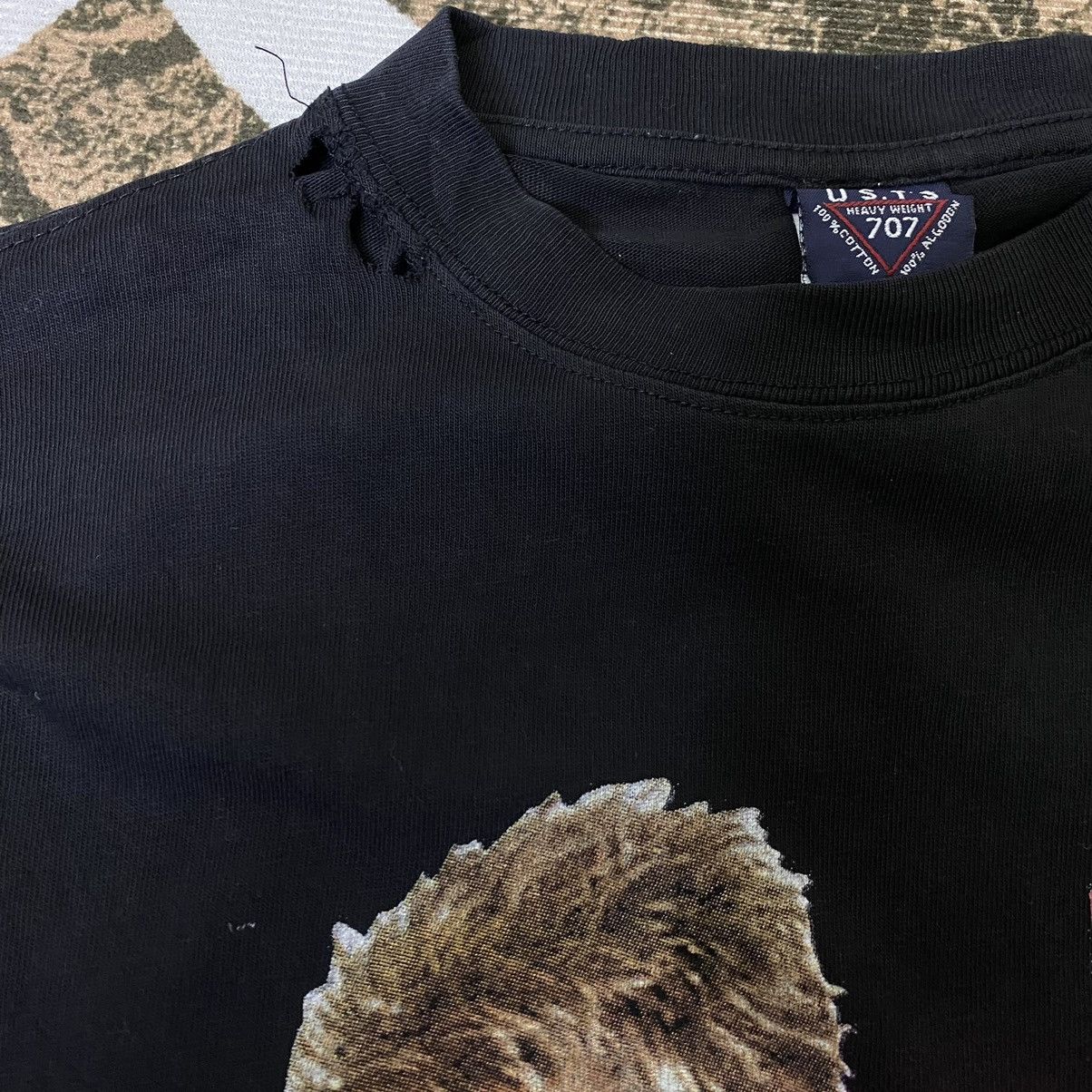 Band Tees × Vintage Vintage 2004 Rod Stewart Tour Distressed Tee Size US L / EU 52-54 / 3 - 4 Thumbnail