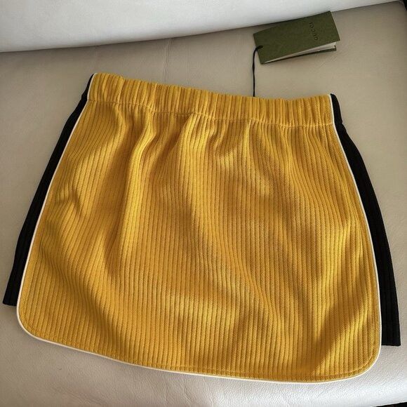 Gucci NWT GUCCI Skirt Yellow Size L 100% Authentic GG Logo Size 30" / US 8 / IT 44 - 9 Thumbnail