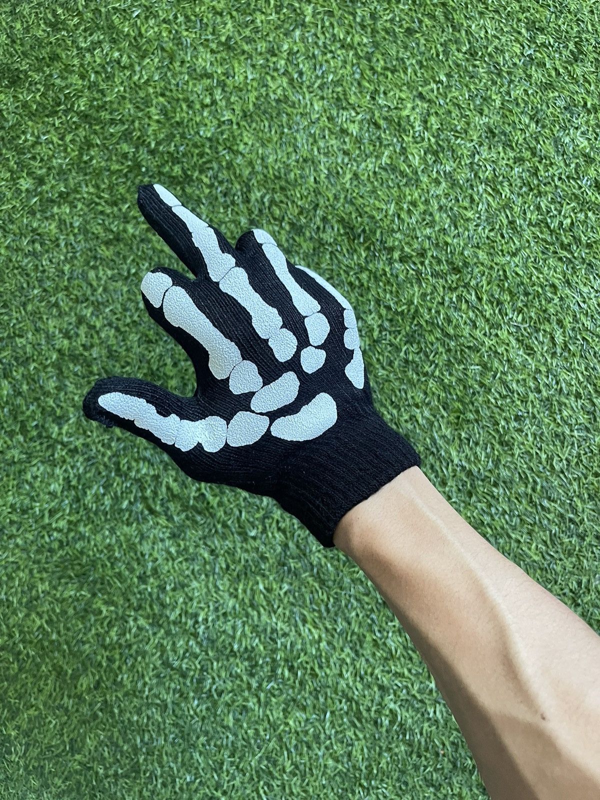 Vintage F*CK YOU SKELETON MIDDLE FINGER GLOVES Size ONE SIZE - 1 Thumbnail