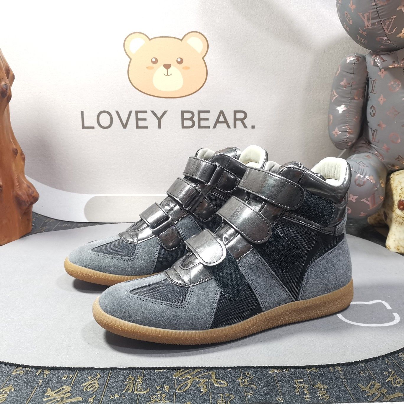 Maison Margiela Maison Margiela Velcro High-Top Sneakers Size 40 Size US 7 / EU 40 - 1 Thumbnail