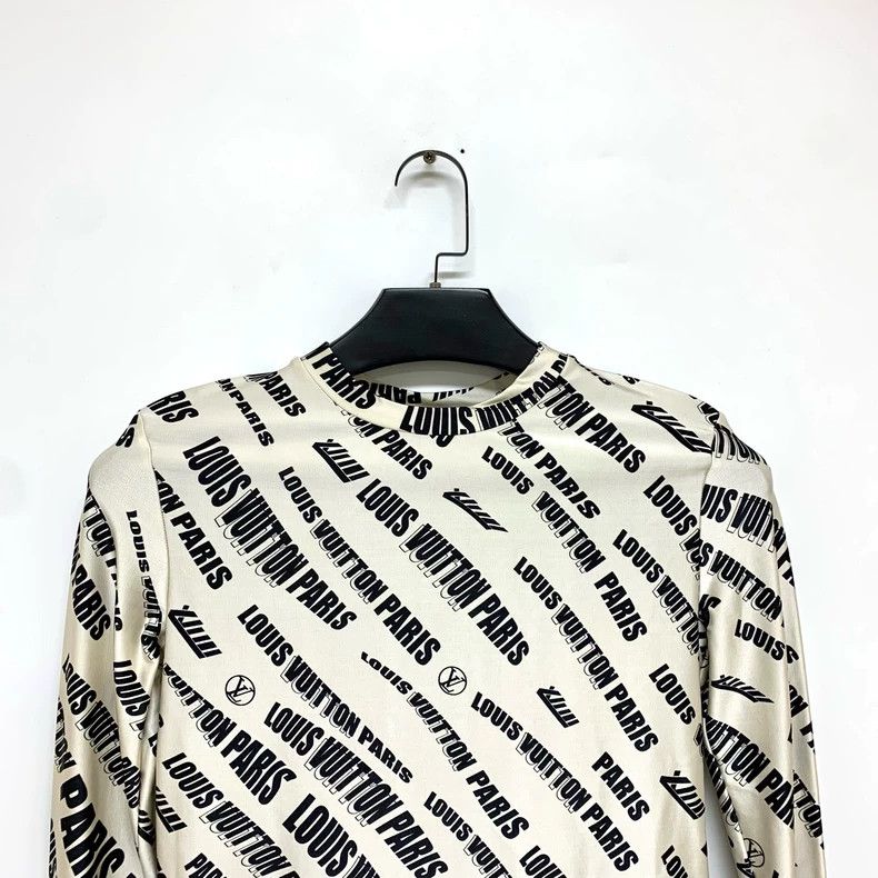 Louis Vuitton LOUIS VUITTON Full monogrammed long-sleeve undershirt Size US S / EU 44-46 / 1 - 2 Thumbnail