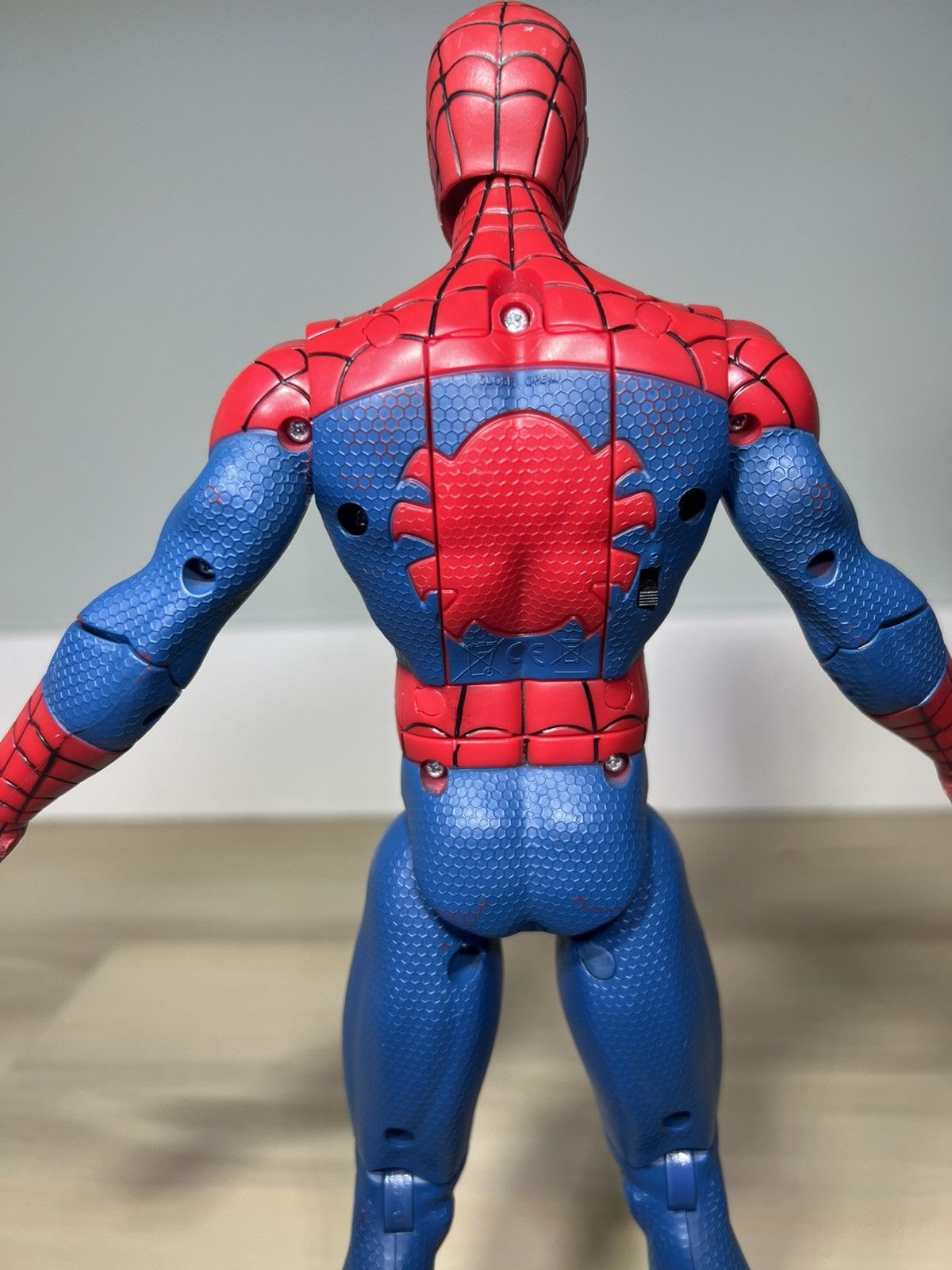 Marvel Comics SPIDER-MAN 14” WEB SLING SOUND Action Figure Articulated Size ONE SIZE - 5 Thumbnail