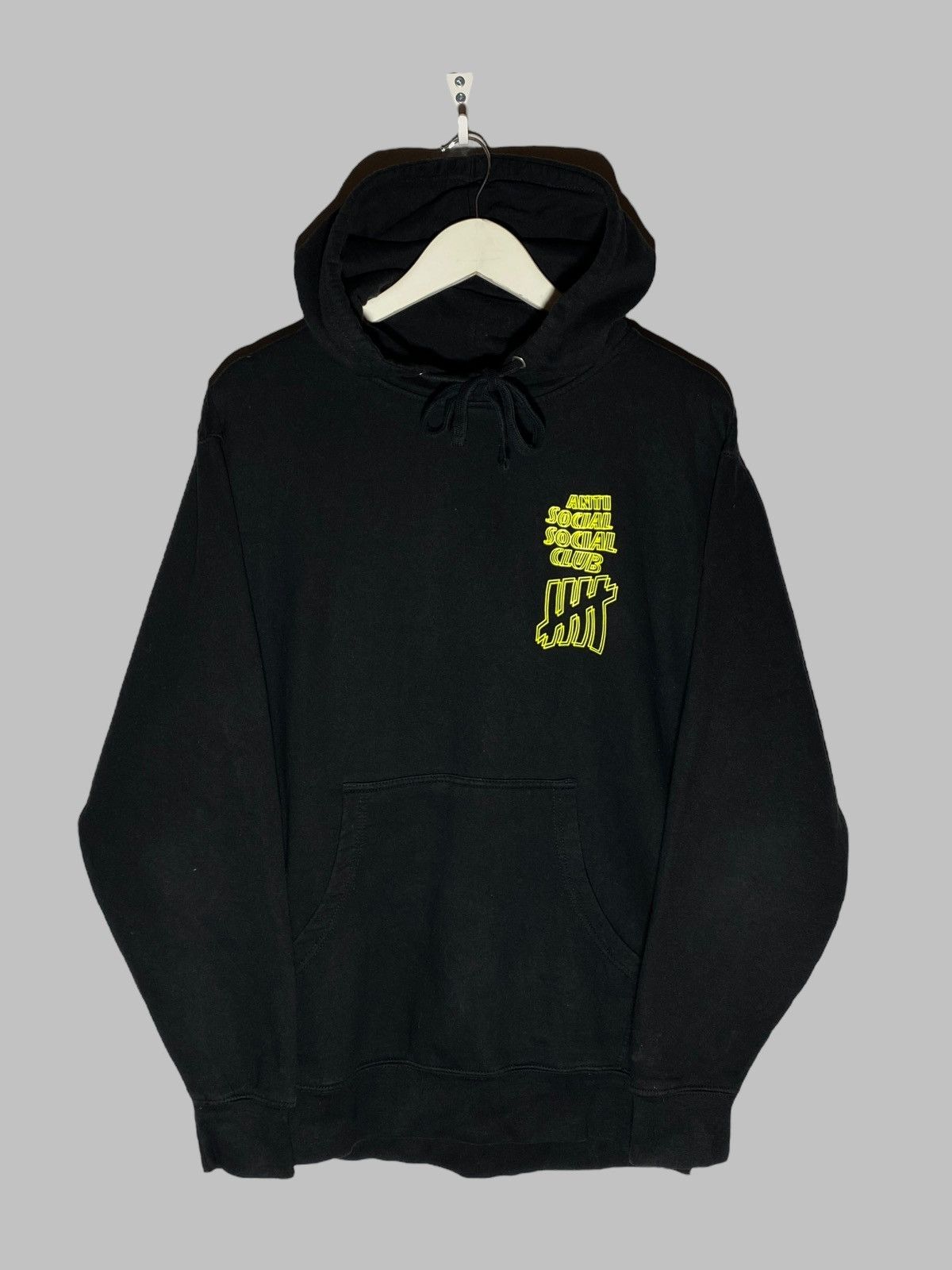 Anti Social Social Club × Undefeated Undefeated ASSC Anti Social Social Club Yellow Black Hoodie Size US M / EU 48-50 / 2 - 3 Thumbnail