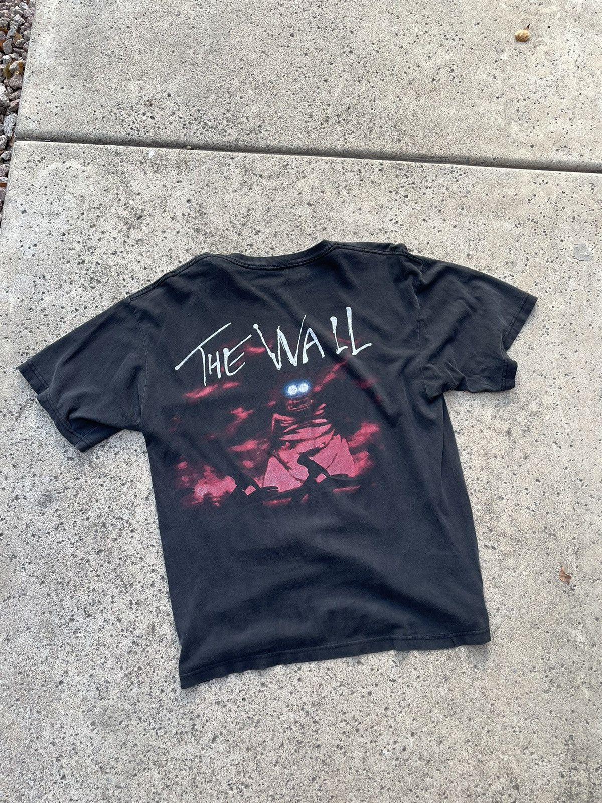 Vintage Pink Floyd’s the wall t shirt Size US L / EU 52-54 / 3 - 2 Thumbnail