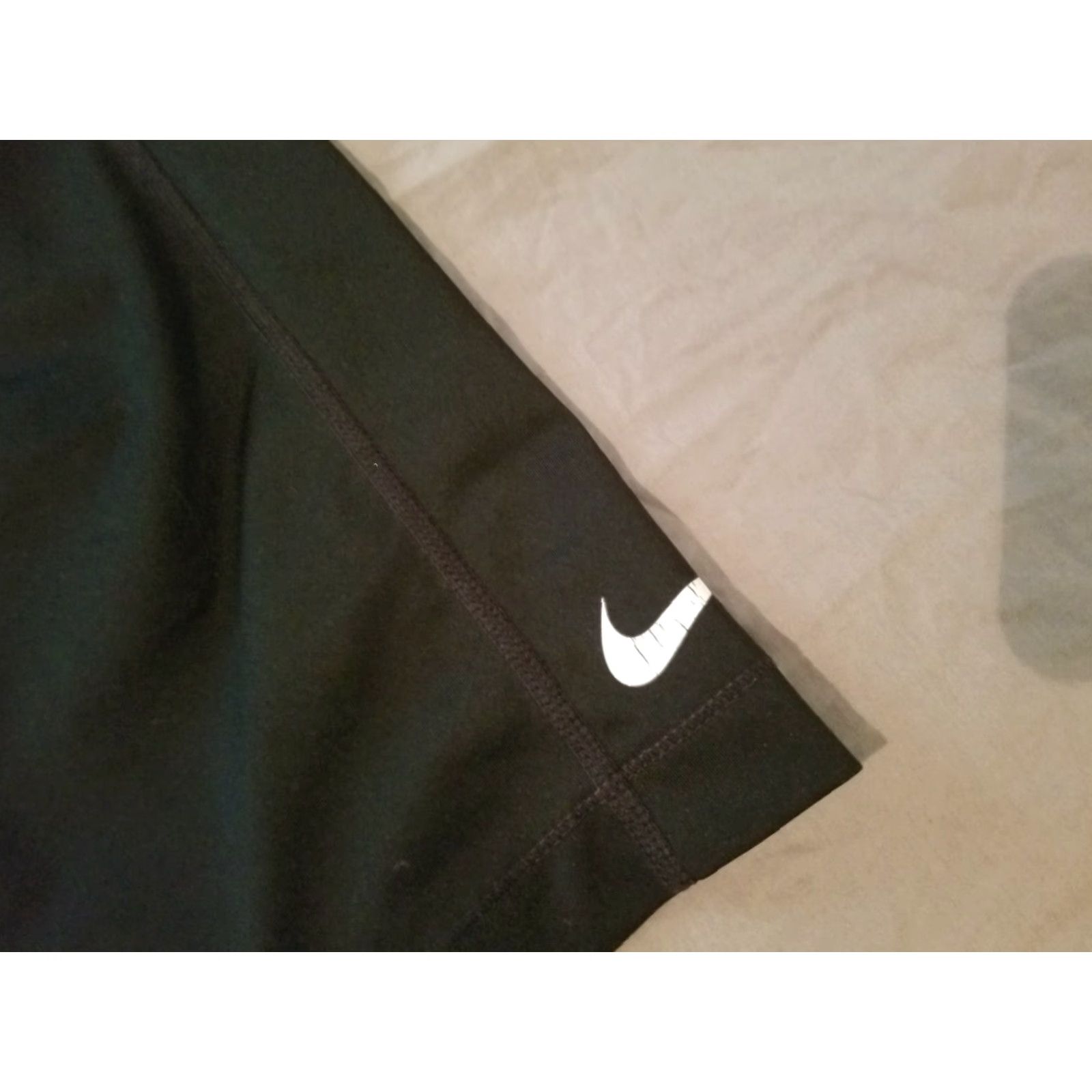 Nike Womens Nike Pants M Medium Black Athletic Gym Workout Capri Mens? No. End. Size 32" / US 10 / IT 46 - 3 Thumbnail