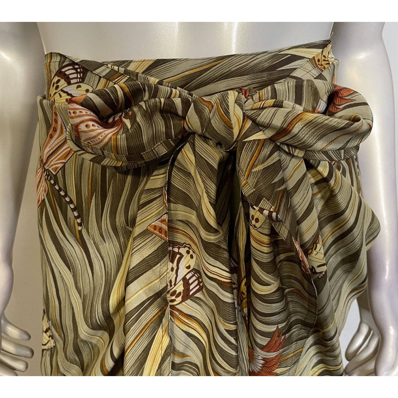 Salvatore Ferragamo Salvatore Ferragamo Wrap Skirt Womens L 10 12 44 Silk Birds Size 34" / US 12 / IT 48 - 2 Thumbnail