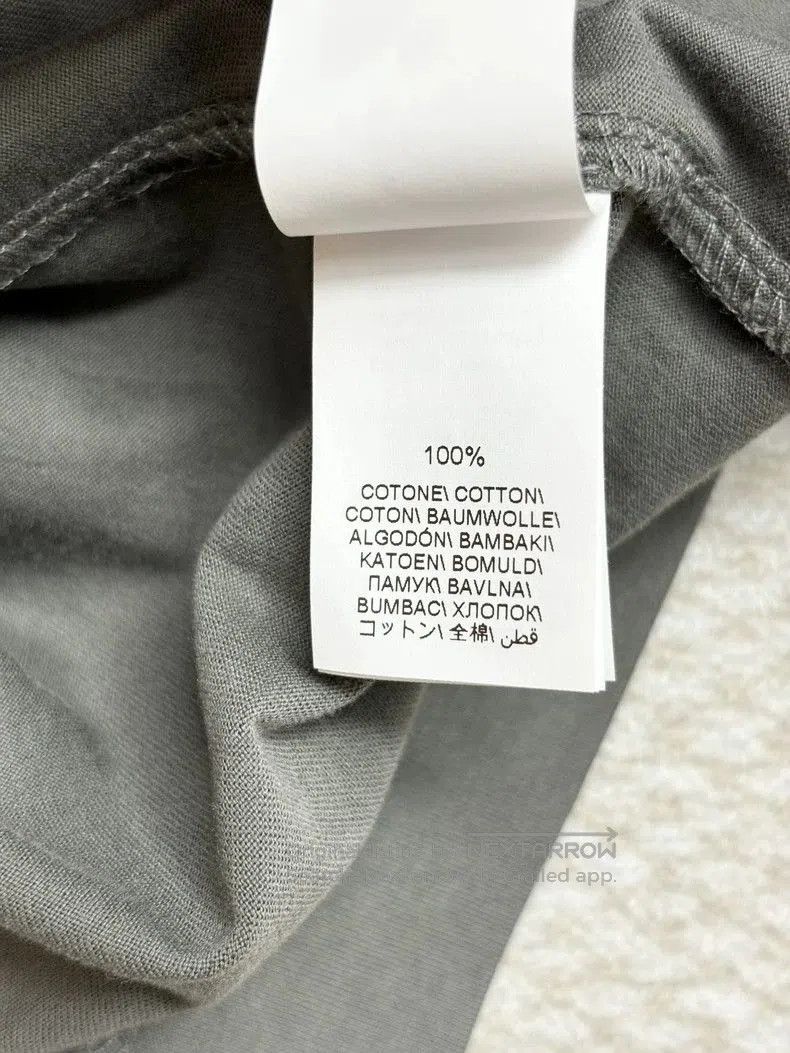 Brunello Cucinelli Brunello Cucinelli Gray V-Neck Sleeveless Top. Size US L / EU 52-54 / 3 - 5 Thumbnail