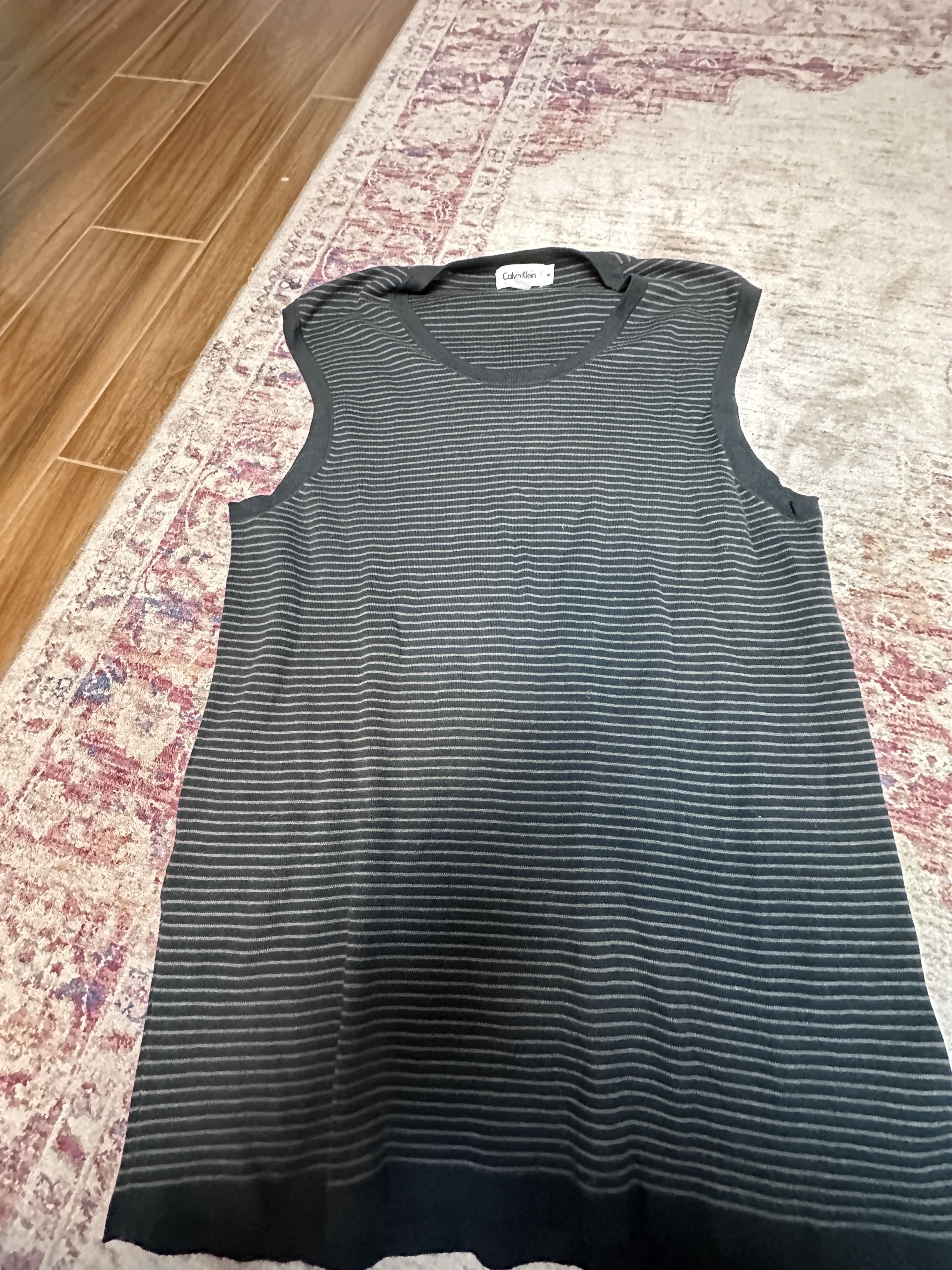 Calvin Klein Calvin Klein Black & White Stripped Vneck Vest Sweater Size US M / EU 48-50 / 2 - 1 Thumbnail