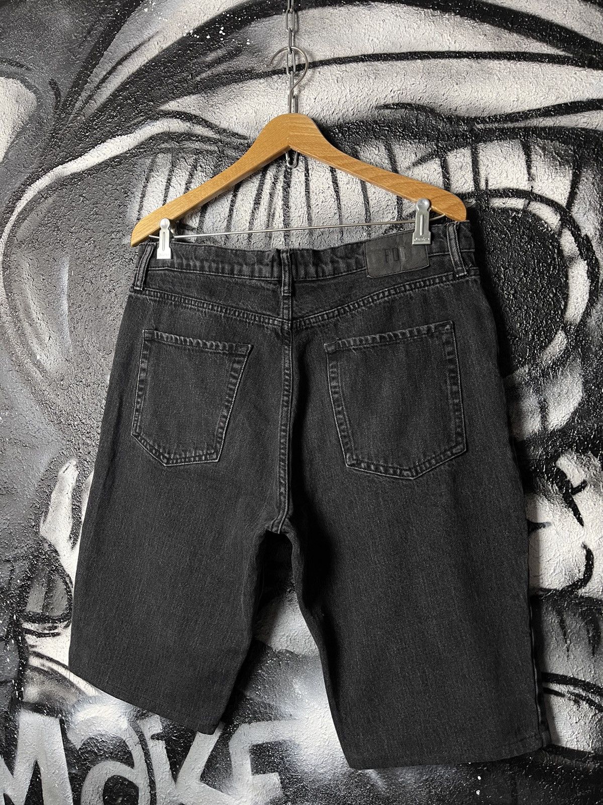 Vintage BDG Urban Outfitters Dark Denim Shorts Men’s Size 33 Size US 33 - 1 Thumbnail