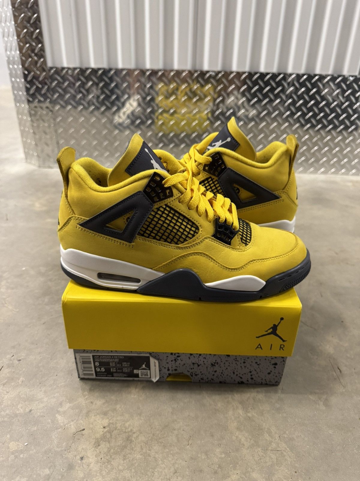 Jordan Retro Lightning 2021 Size