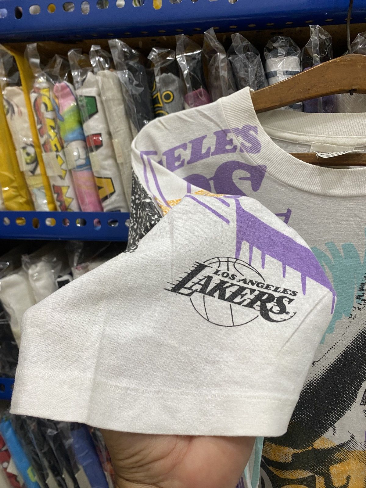 NBA VINTAGE 90s LOS ANGELES LAKERS MAGIC JOHNSON TEES Size US L / EU 52-54 / 3 - 4 Thumbnail