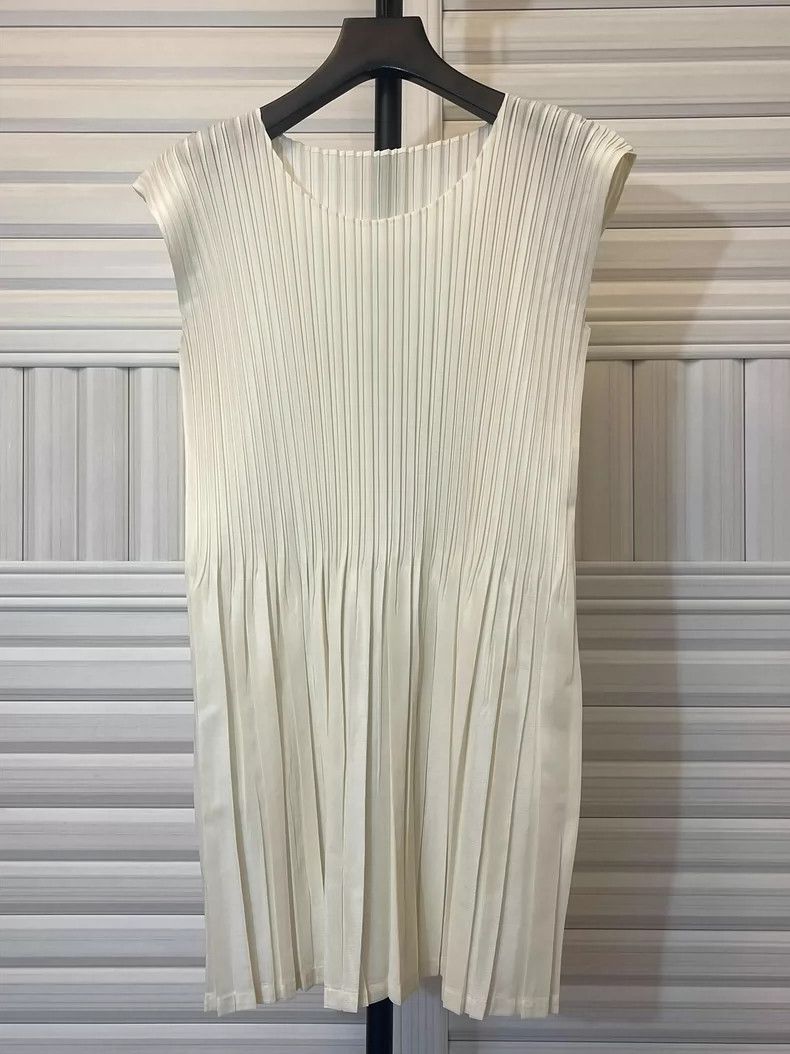Issey Miyake Issey Miyake Pleats Please Beige Dress Size 28" / US 6 / IT 42 - 1 Thumbnail