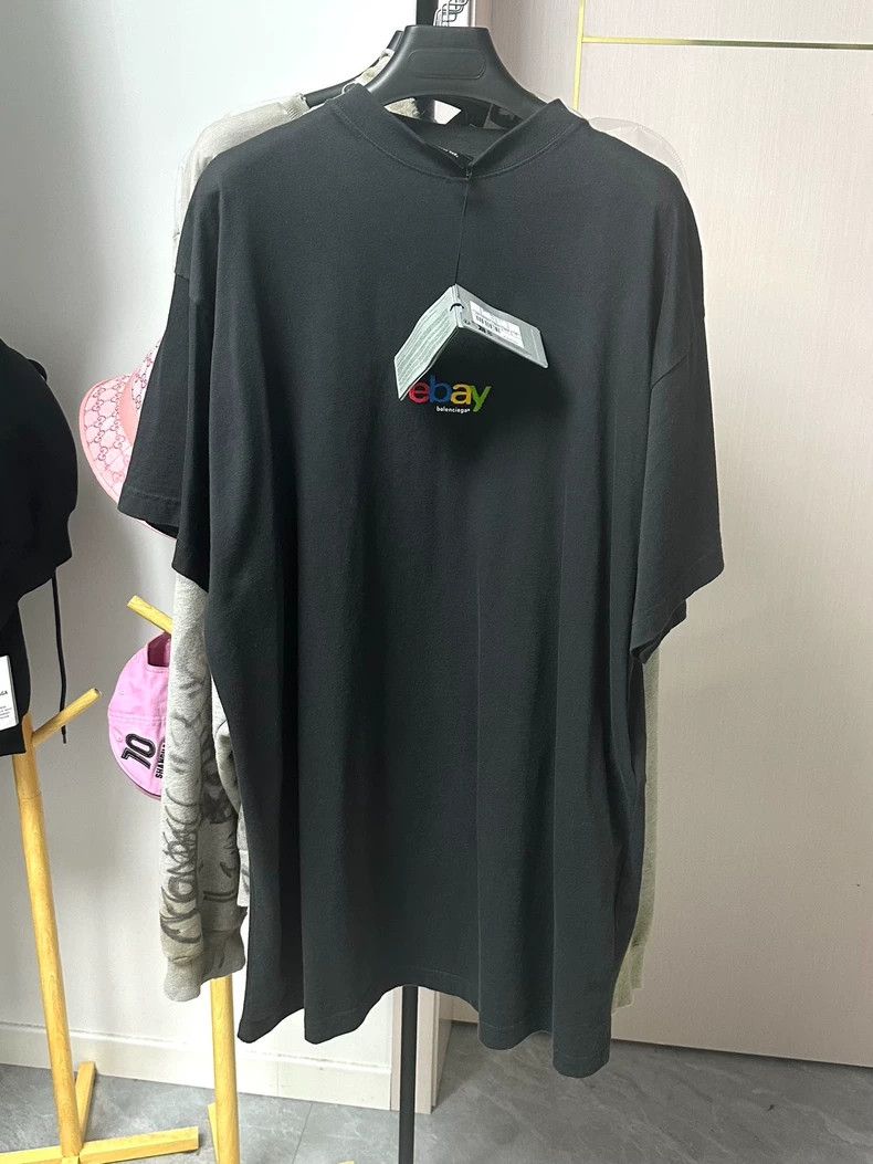 Balenciaga Balenciaga size 1 Wear the old short-sleeved T-shirt on bot Size US S / EU 44-46 / 1 - 1 Thumbnail