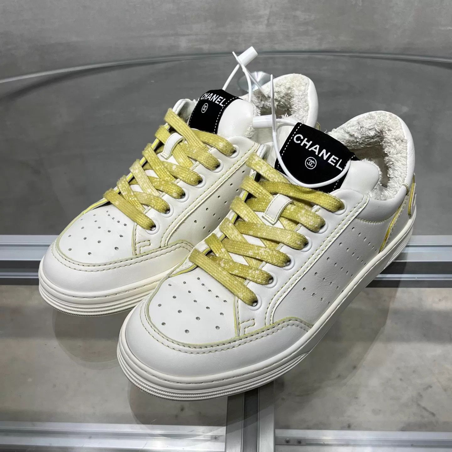 Chanel Chanel white yellow casual sneakers size 36.5 YH25321 Size US 6 / IT 36 - 2 Thumbnail