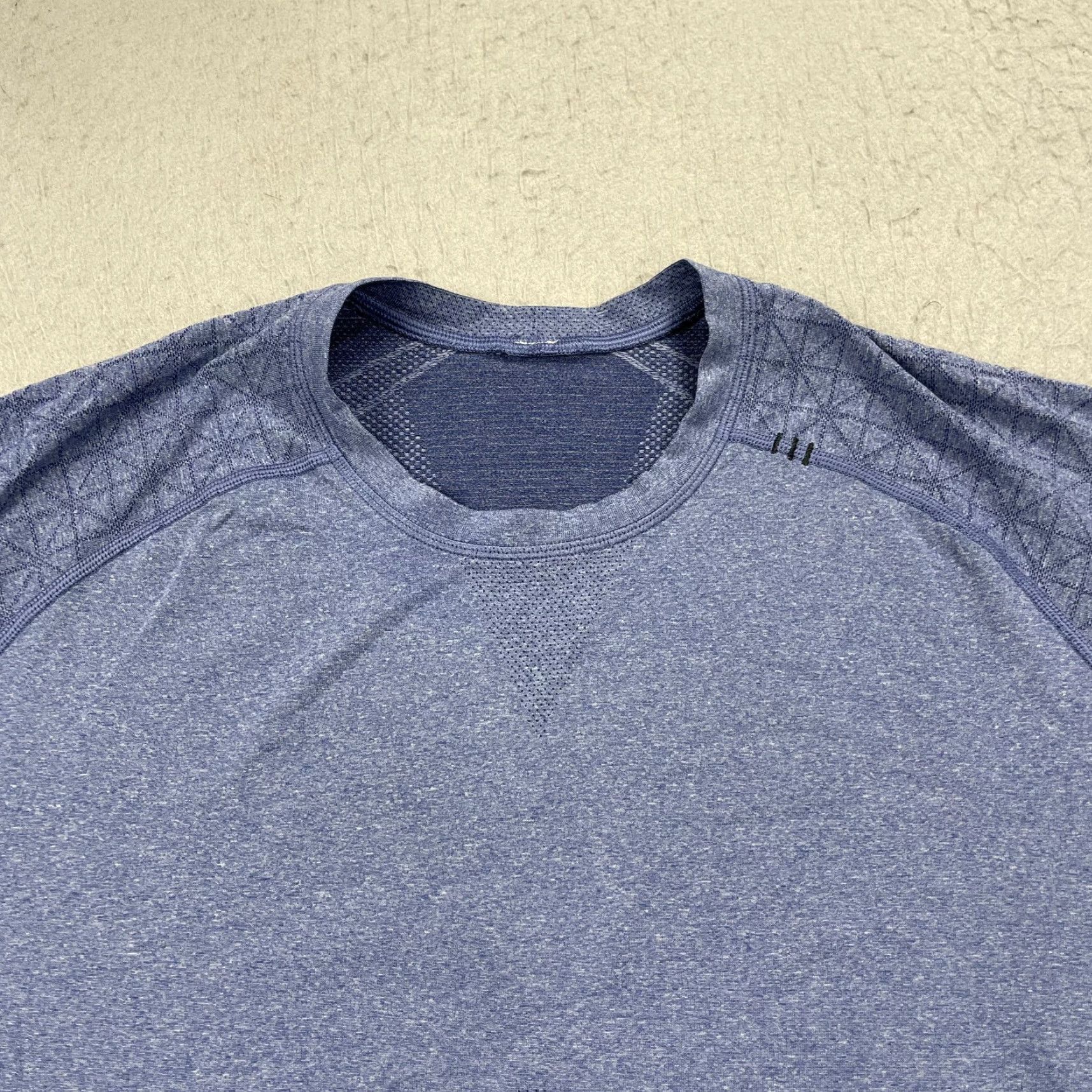 Lululemon Lululemon Shirt Mens XL Blue Heather Performance Gym Stretch Workout Lift Logo T-Shirt Size US XL / EU 56 / 4 - 2 Thumbnail