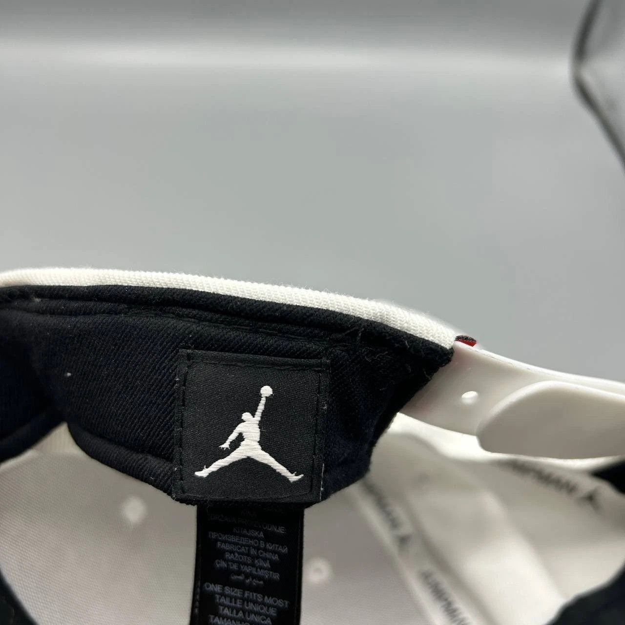 Jordan Brand Air Jordan Paris Saint Germain Hat Men White Snap Back Cap Size ONE SIZE - 8 Thumbnail