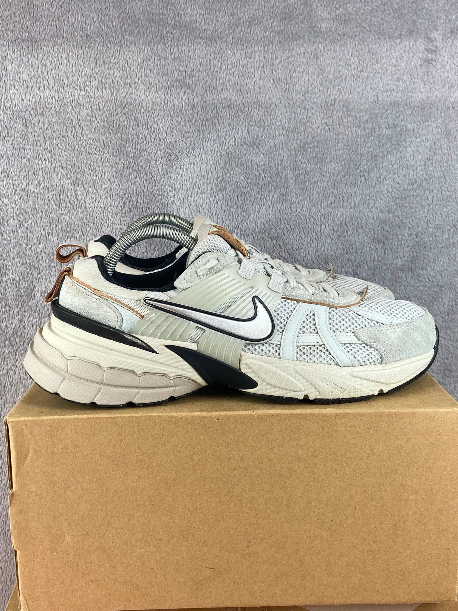 Nike Nike sneakers beige white retro running vintage Size US 9 / EU 42 - 4 Thumbnail