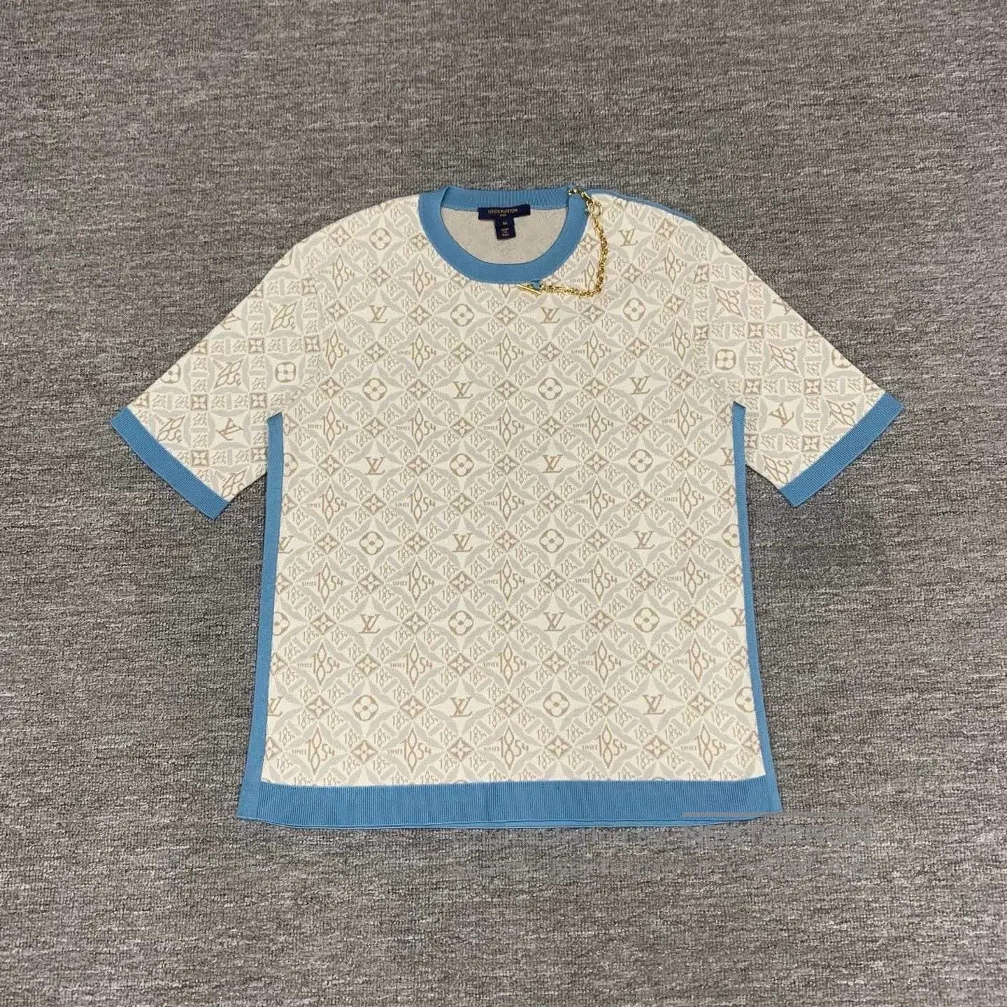Louis Vuitton louis vuitton short sleeve silk top. Size M / US 6-8 / IT 42-44 - 1 Thumbnail