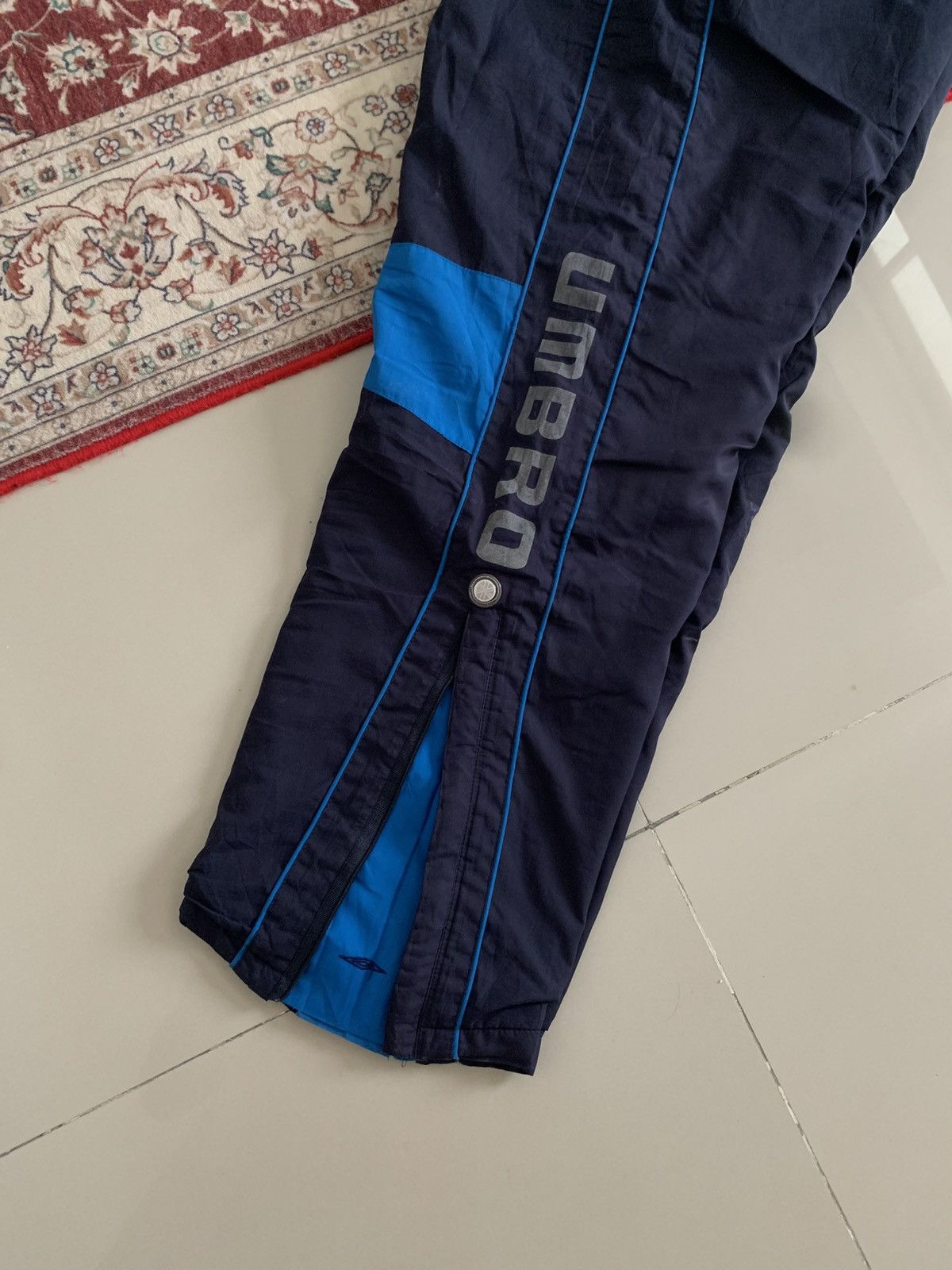 Umbro Vintage Umbro Y2k Baggy Trackpants Size US 34 / EU 50 - 9 Thumbnail