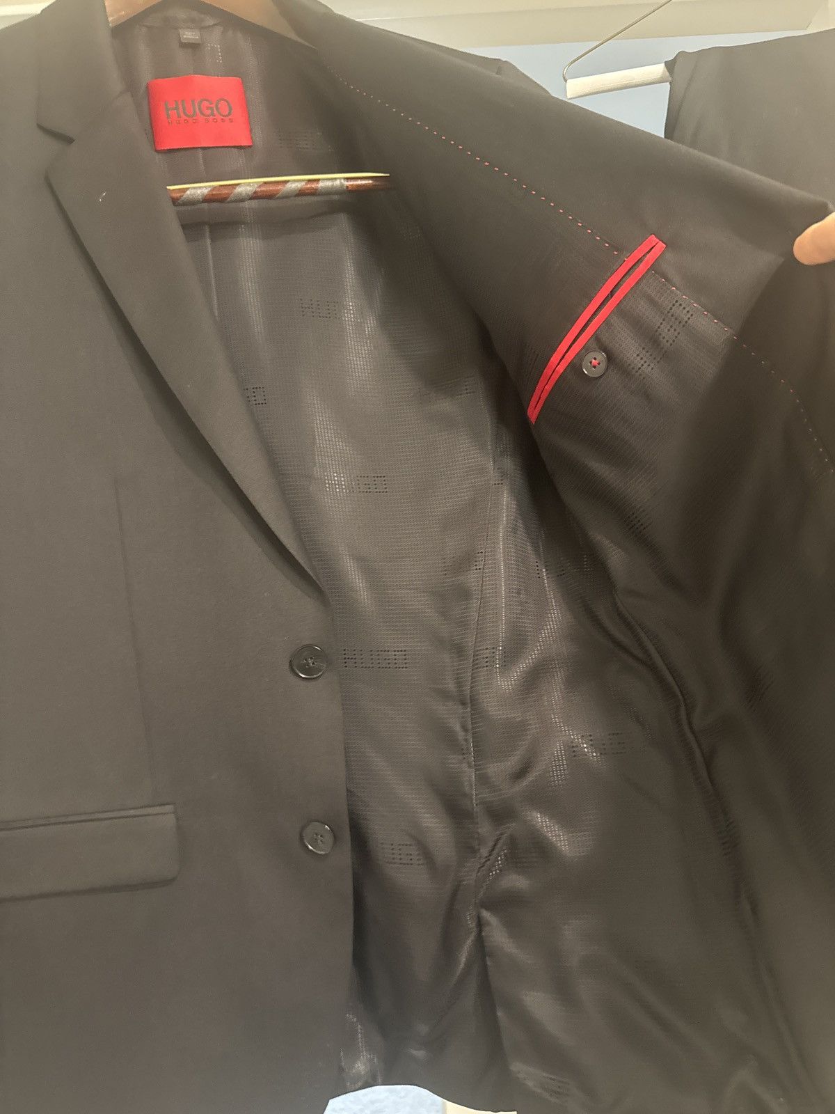Hugo Boss Two piece slim fit Hugo Boss suit. 38r 30w Size 38R - 3 Thumbnail