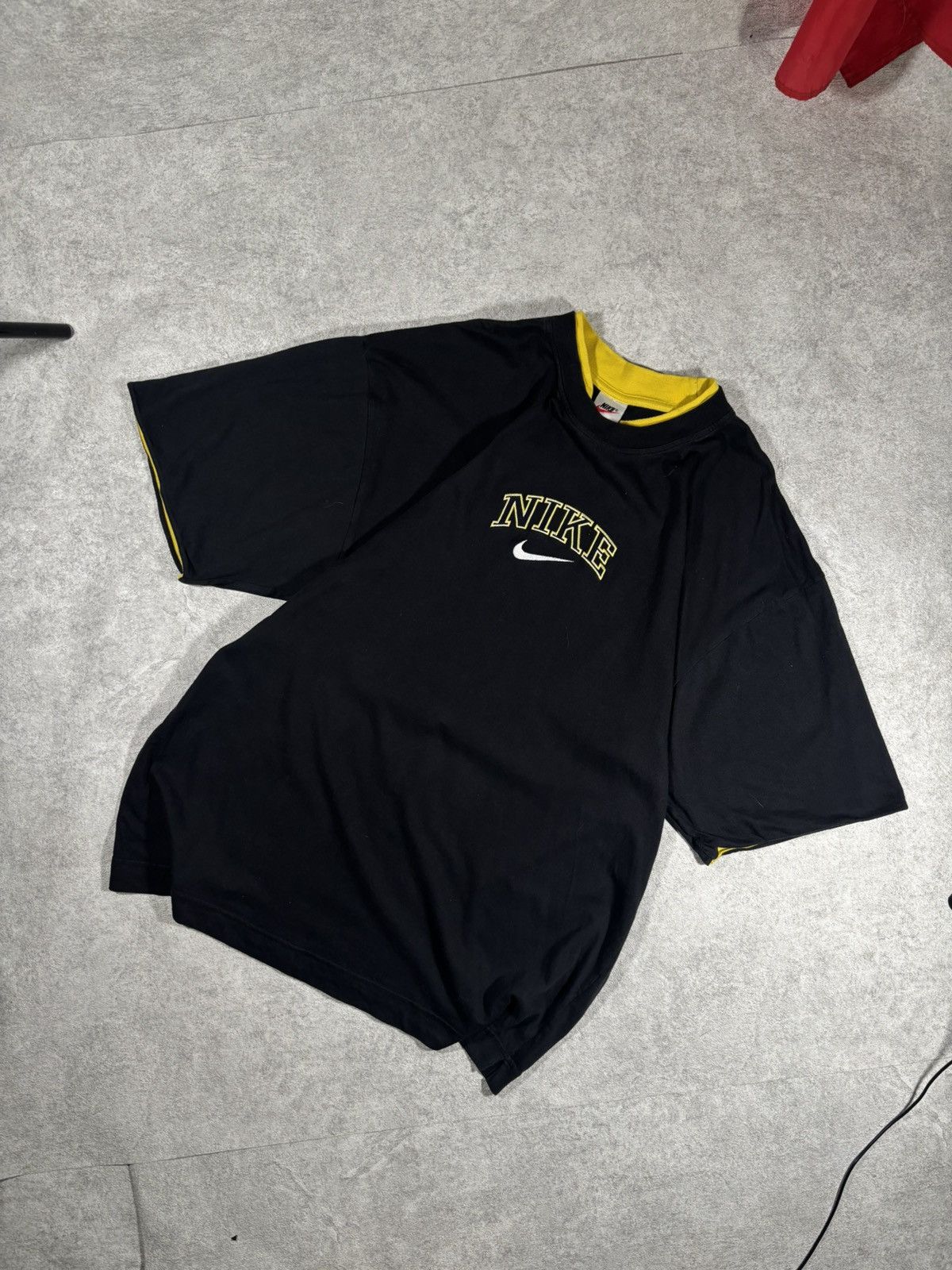 Nike Nike vintage central logo 90s y2k streetwear Size US XL / EU 56 / 4 - 1 Thumbnail