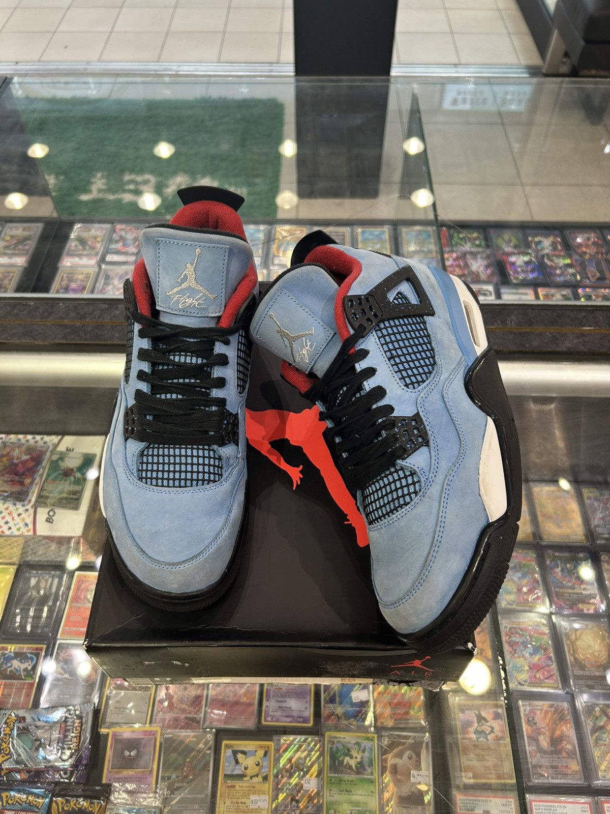Jordan Brand × Travis Scott Jordan 4 travis scott Size US 11 / EU 44 - 1 Thumbnail