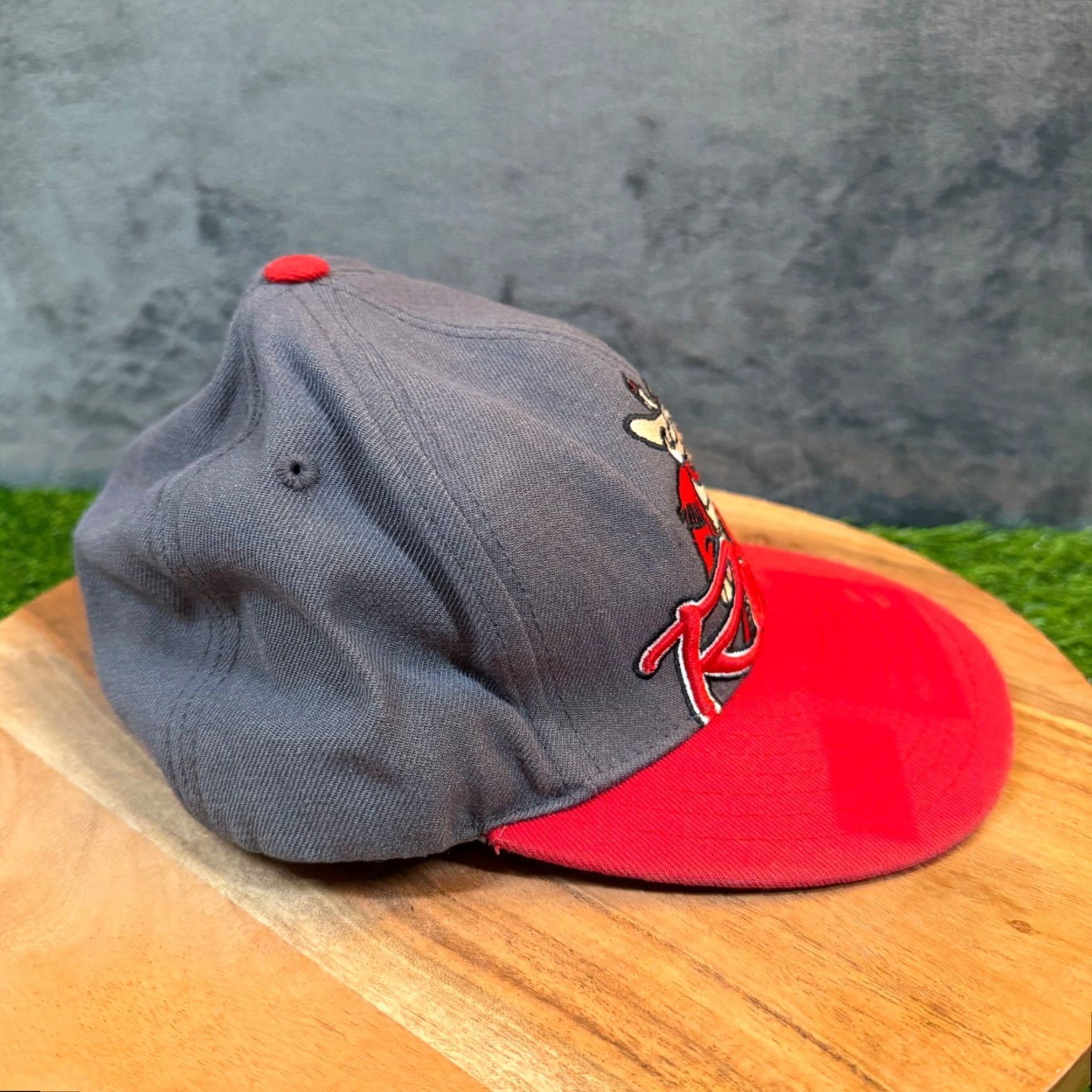 Top Of The World Top of the World UNLV Rebels Snapback Hat Grey Red Wool Blend Cap Mens Adult Size US M / EU 48-50 / 2 - 3 Thumbnail