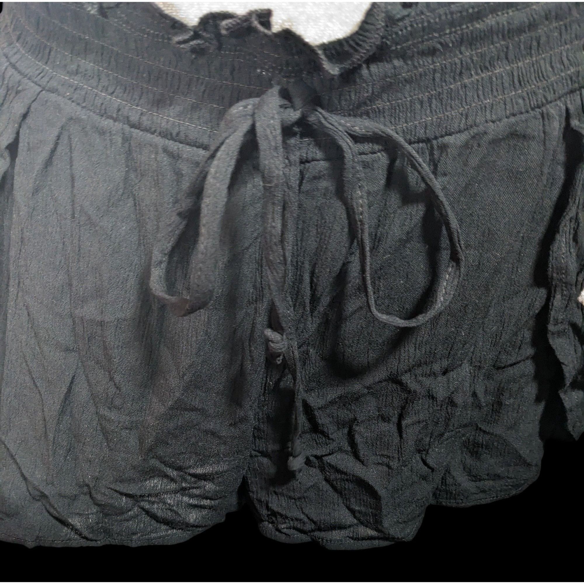 Kendall And Kylie Kendall & Kylie Black Shorts With Gold Floral Embroidery Size 32" / US 10 / IT 46 - 8 Thumbnail