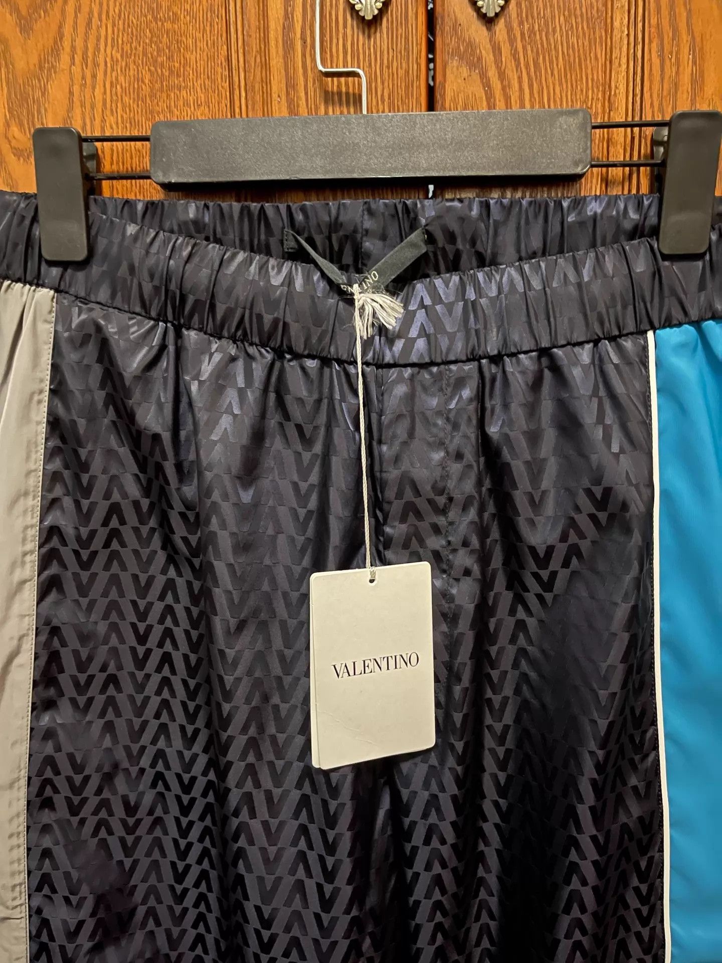 Valentino Valentino Color Blocked V Logo Nylon Track Pants 48 Size US 32 / EU 48 - 5 Thumbnail