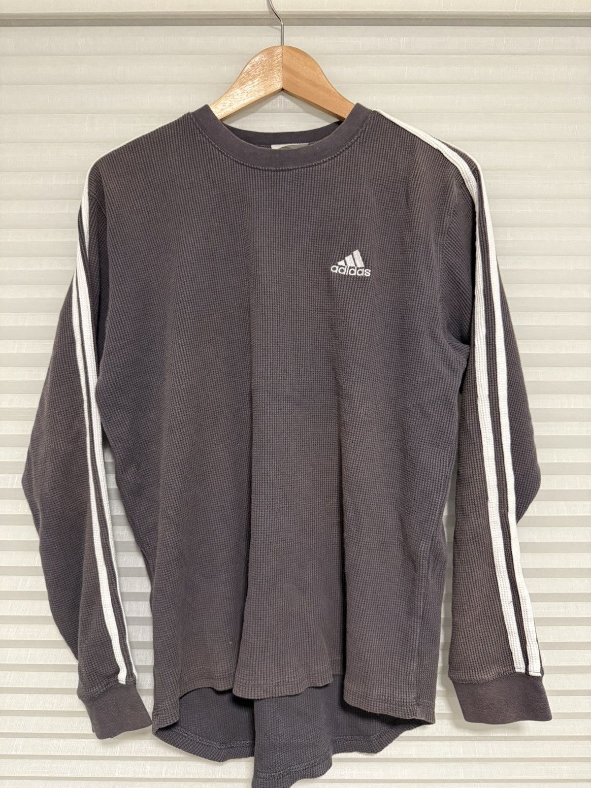 Adidas Stripped adidas thermal Size US M / EU 48-50 / 2 - 1 Thumbnail