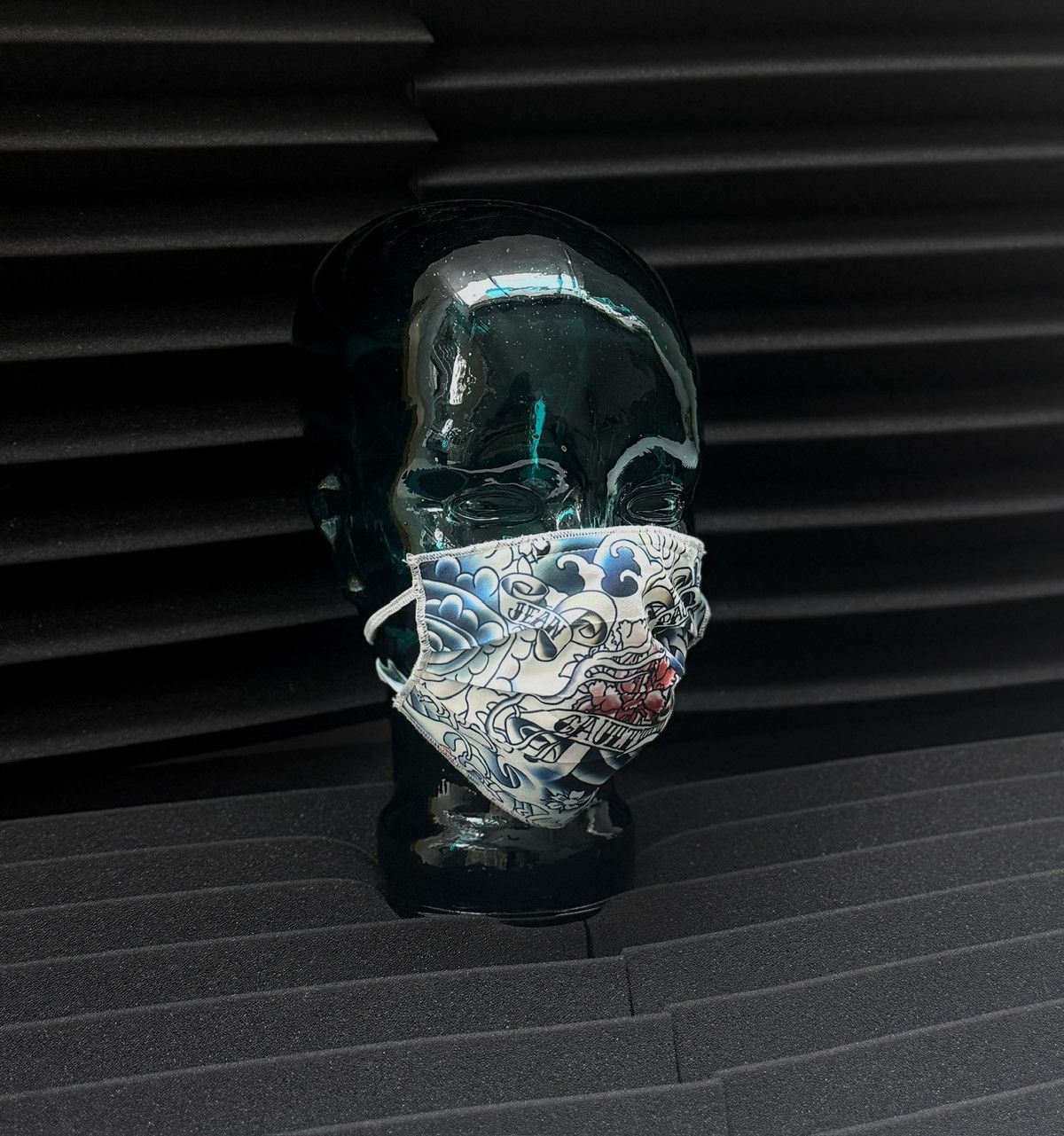 Jean Paul Gaultier Rare AW 2019 Show Invitation Dragon Print Face Mask Size ONE SIZE - 4 Thumbnail