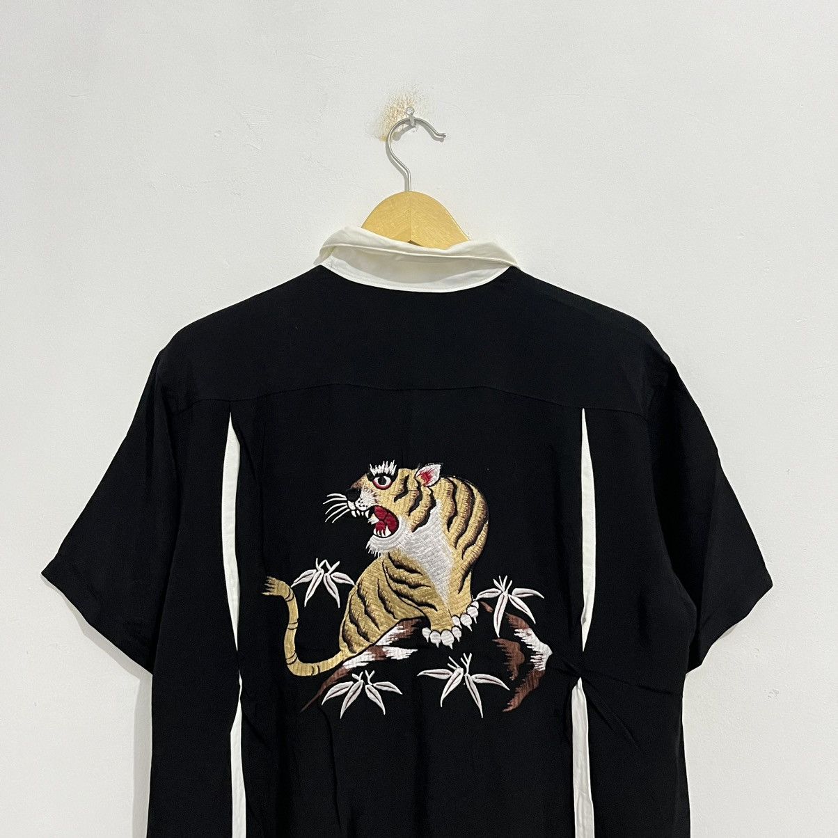 Issey Miyake Jungle Storm Tiger Embroidered Shirt - Black White Accents Size US L / EU 52-54 / 3 - 2 Thumbnail