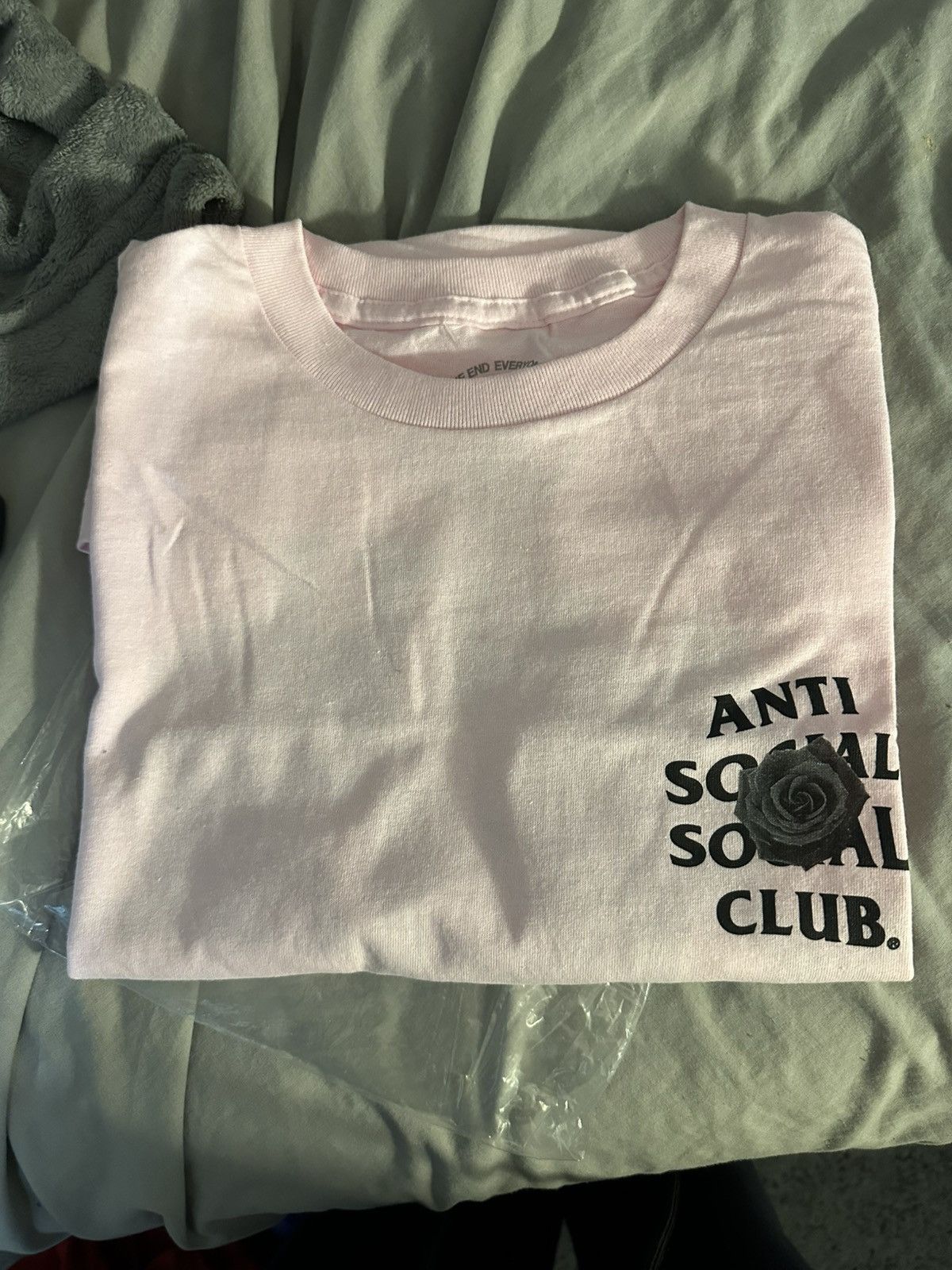 Anti Social Social Club × Designer PINK WITH BLACK ROSES ANTISOCIAL TEE Size US M / EU 48-50 / 2 - 4 Thumbnail