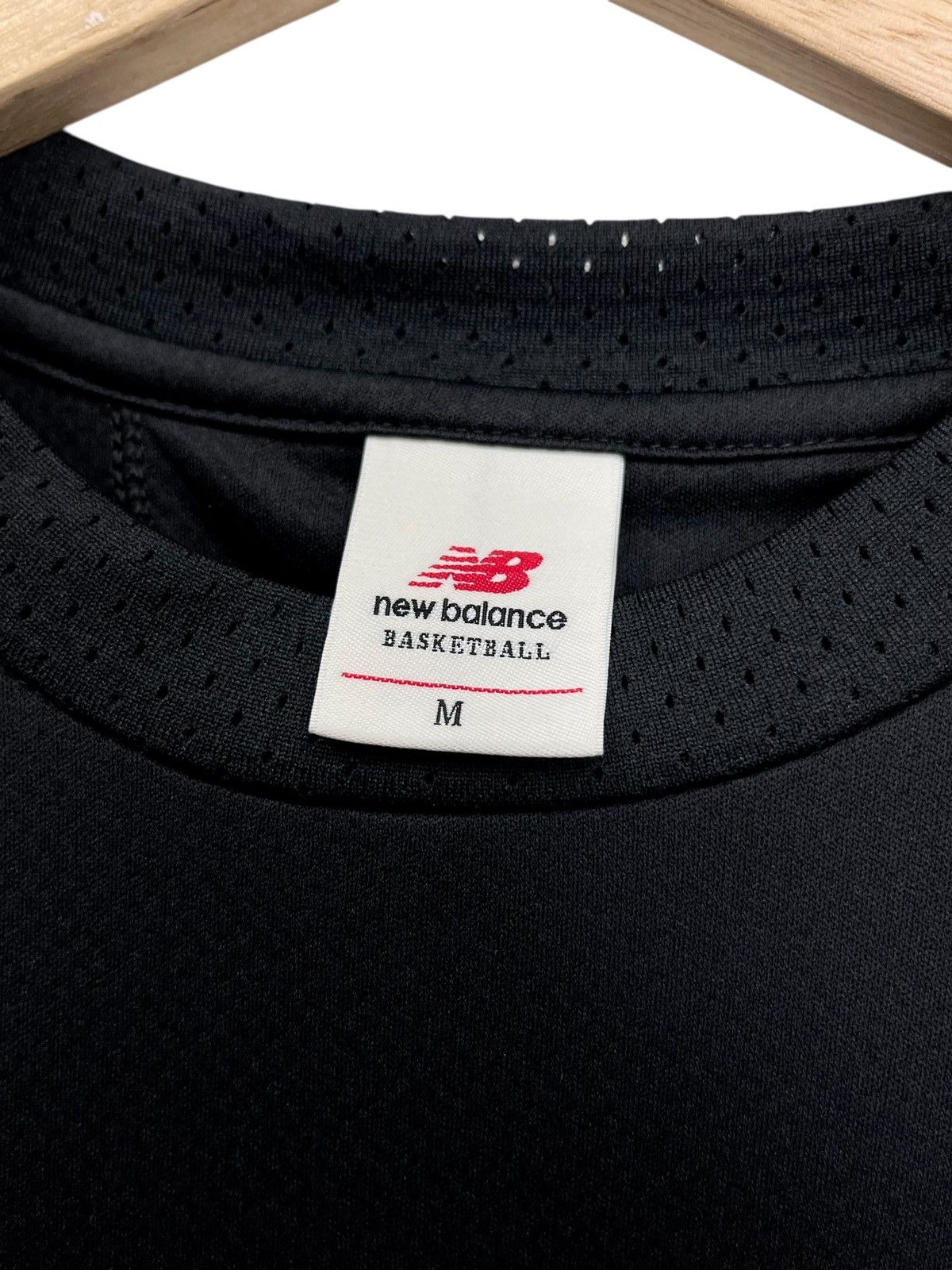 New Balance Vintage NEW BALANCE HOOPS BASKETBALL Polyester T-Shirt Size US M / EU 48-50 / 2 - 8 Thumbnail